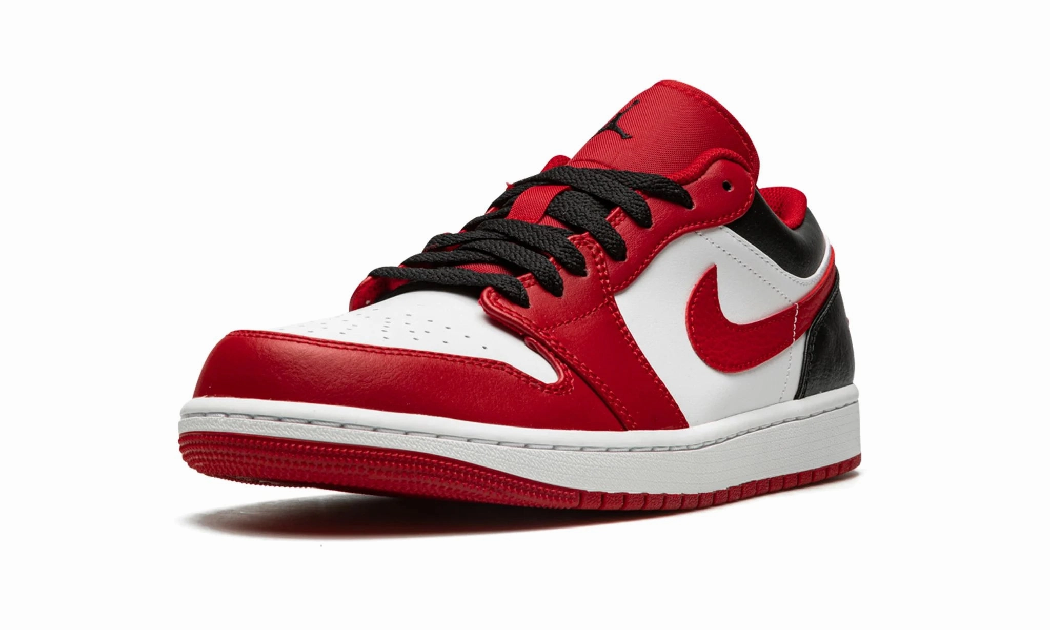 Air Jordan 1 Low Reverse Black Toe Bulls Daily Wear