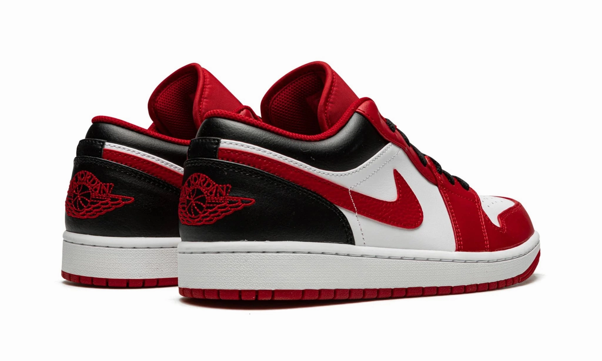 Air Jordan 1 Low Reverse Black Toe Bulls Daily Wear