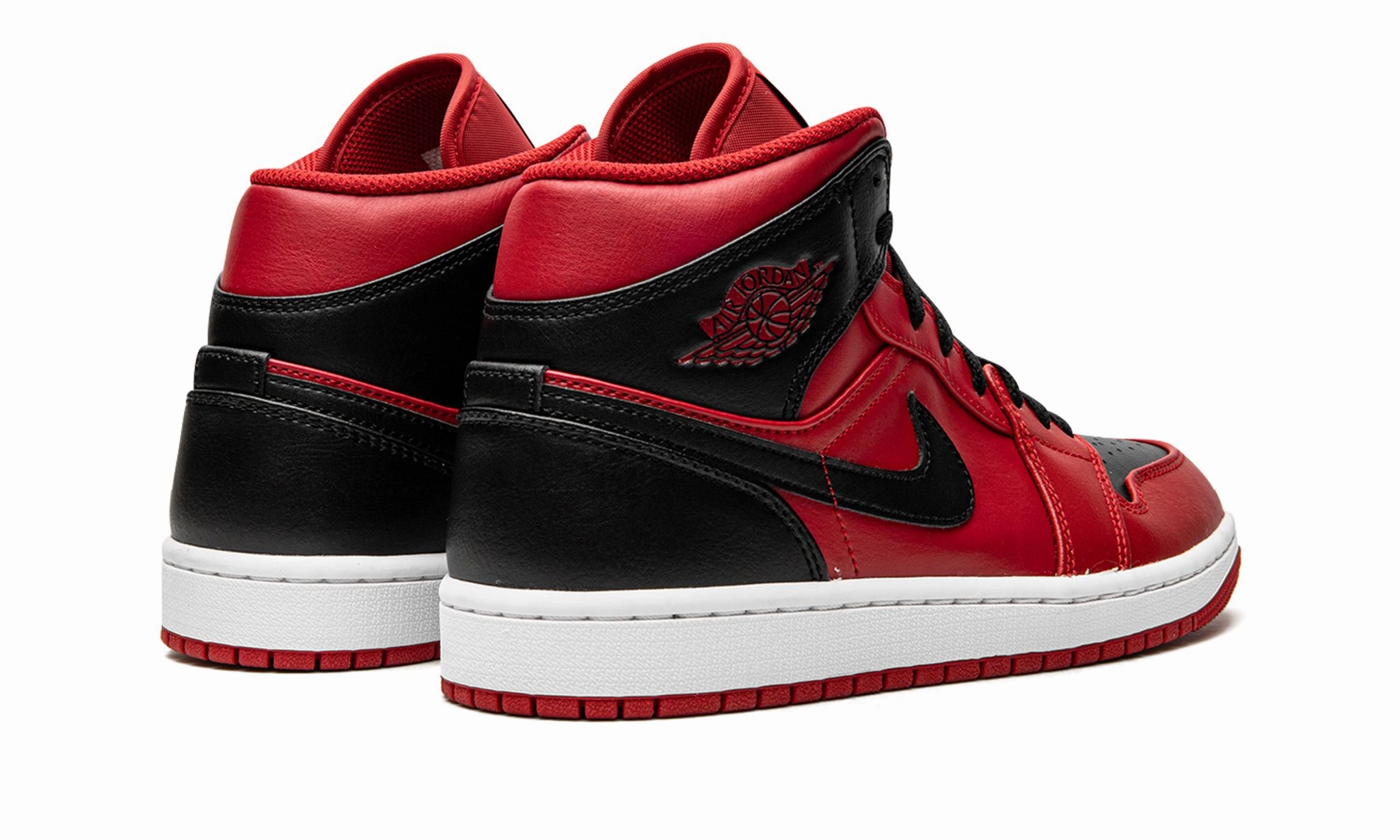 Air Jordan 1 Mid Reverse Bred Built-in silhouette