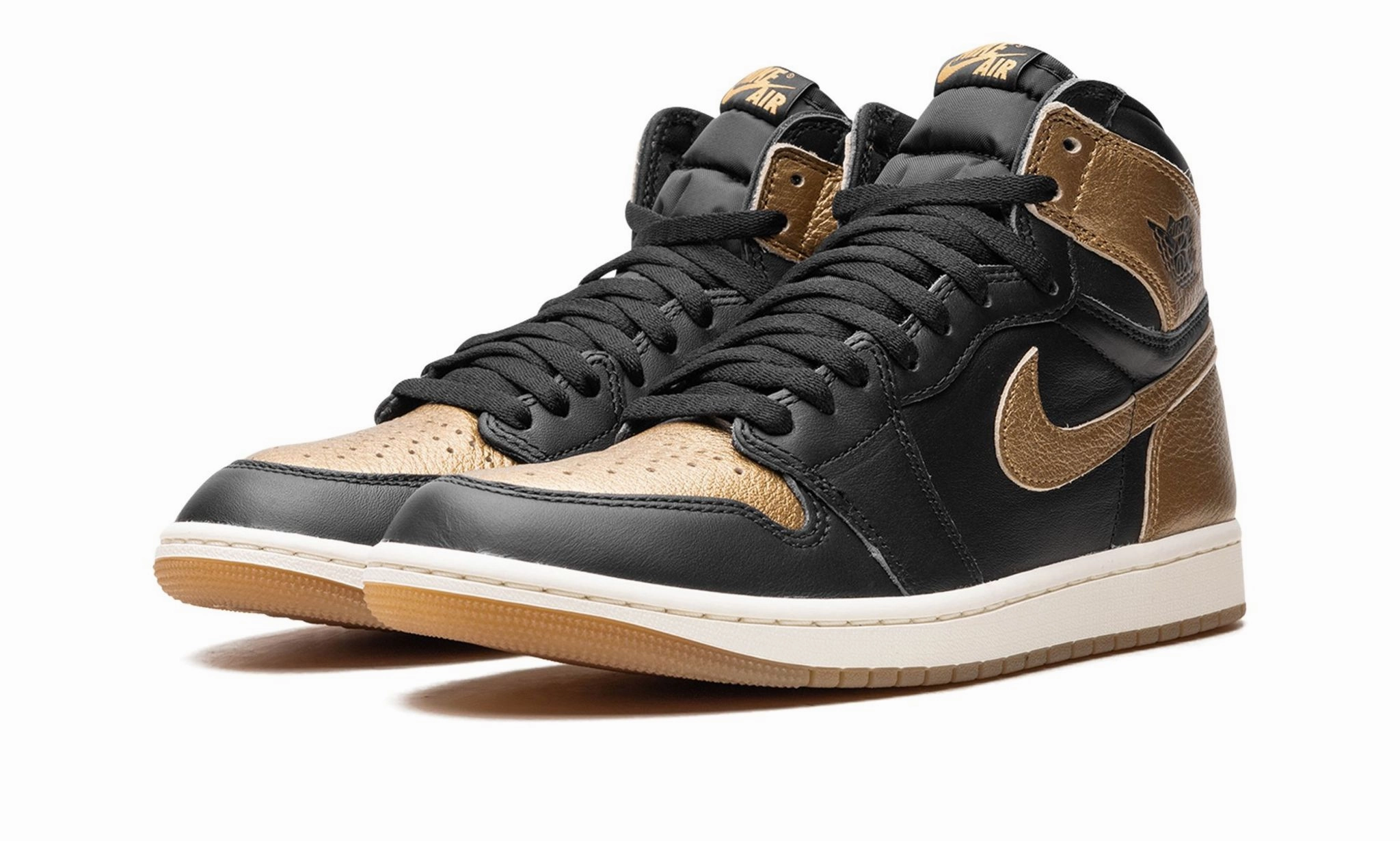 Air Jordan 1 Retro High OG 'Black Gold' Smart Walk
