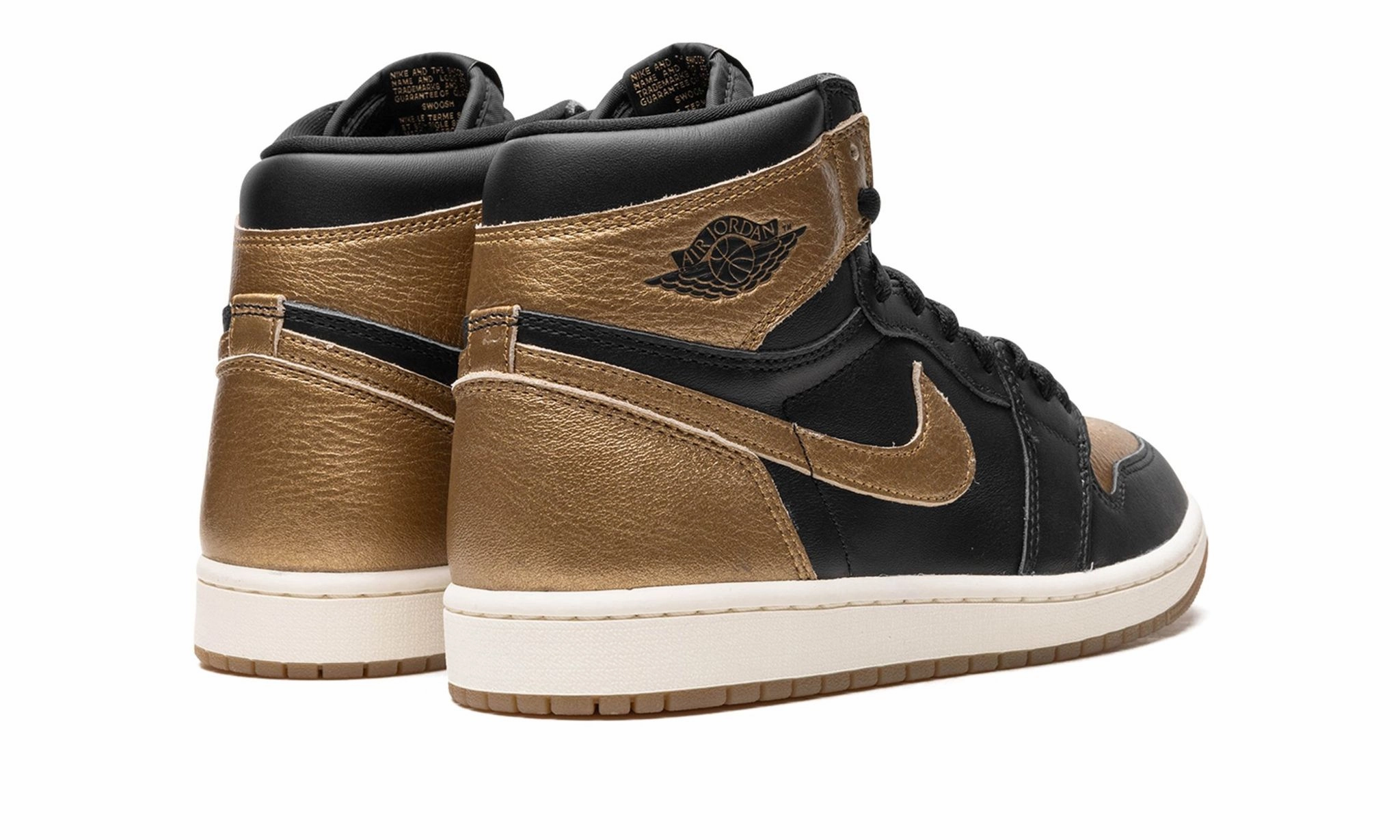 Air Jordan 1 Retro High OG 'Black Gold' Smart Walk
