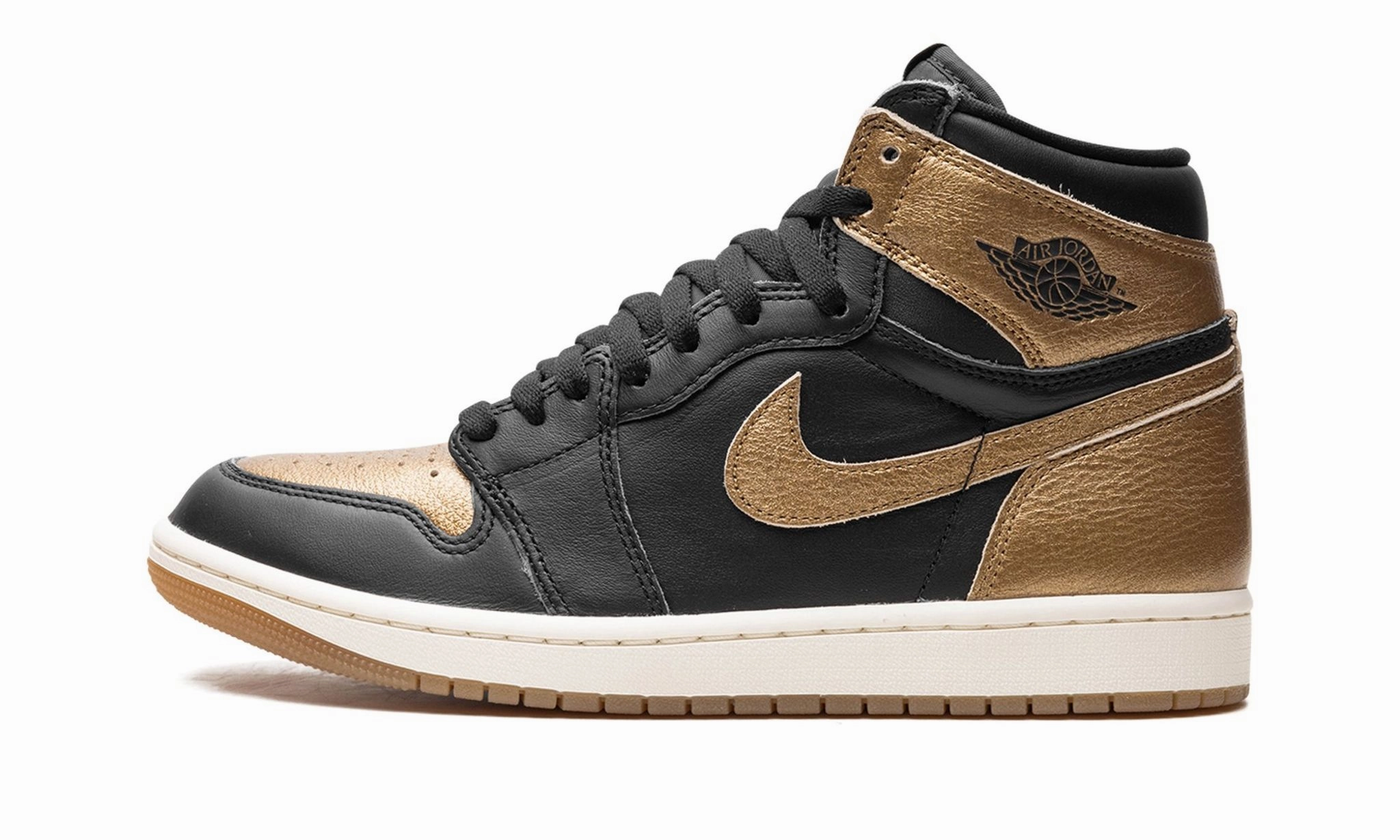 Air Jordan 1 Retro High OG 'Black Gold' Smart Walk