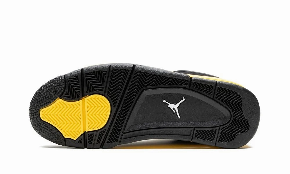 Air Jordan 4 Thunder (2023) Stretchable Construction