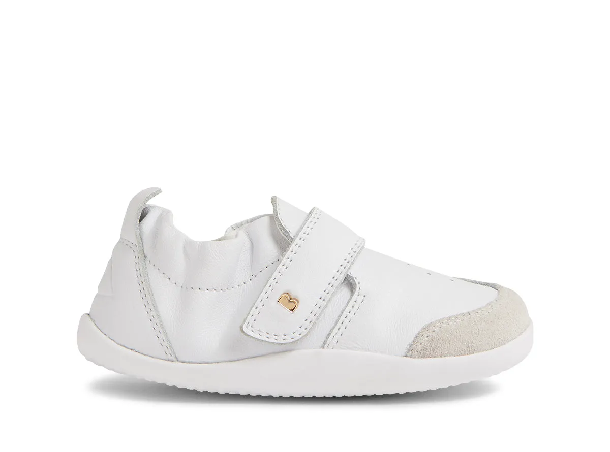 Smart Chic Motion Balance Bobux Xplorer Ripple Sneaker - White