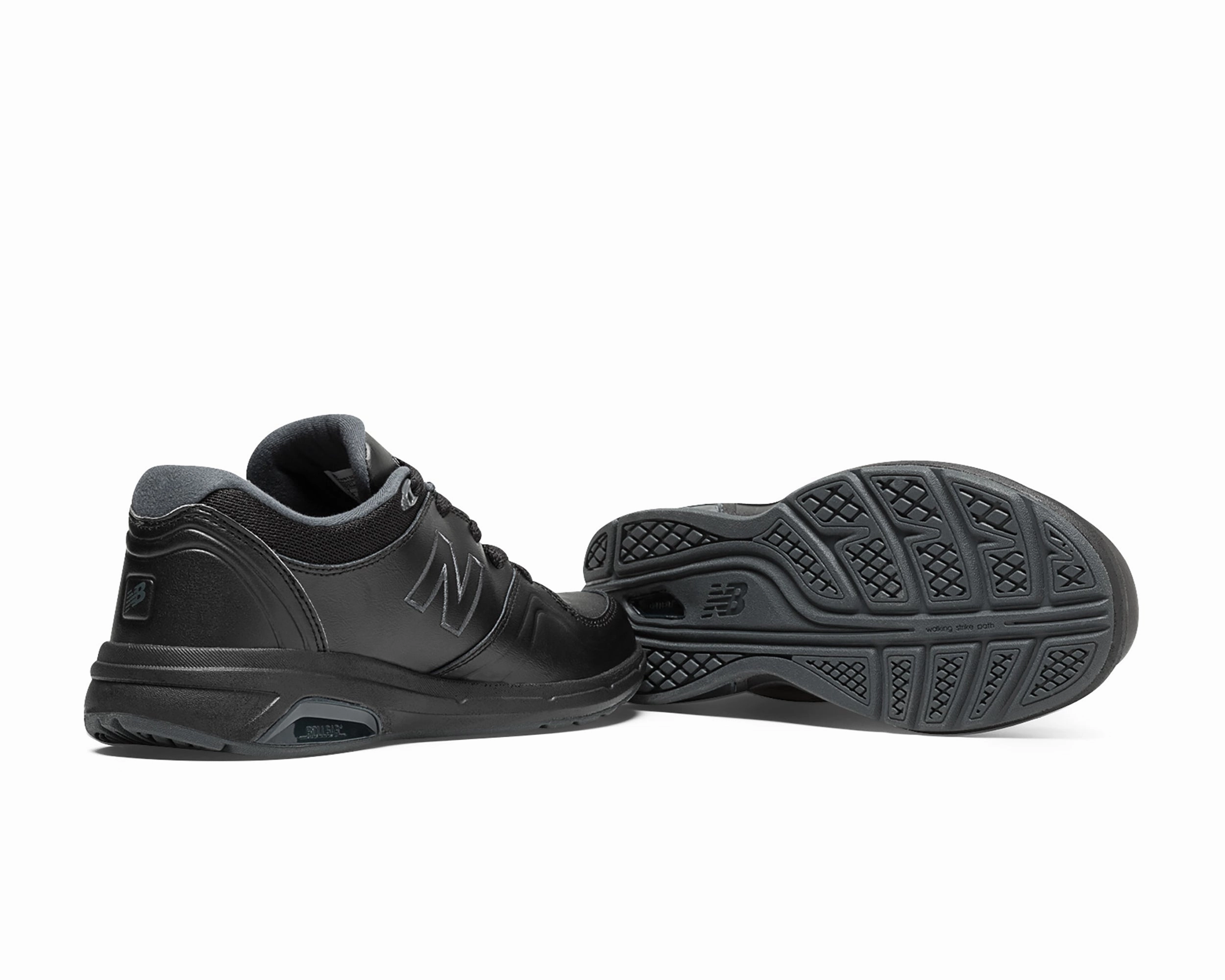 Women`s WW813 Walking Sneaker(Wide Width) Sleek Look Wear resistant