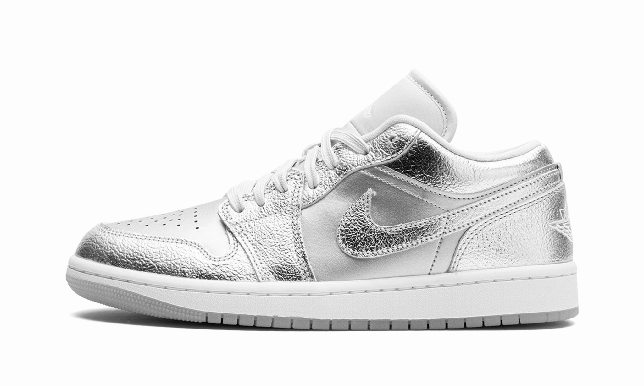 Beach Friendly Planet Step Wmns Air Jordan 1 Low SE 'Metallic Silver'