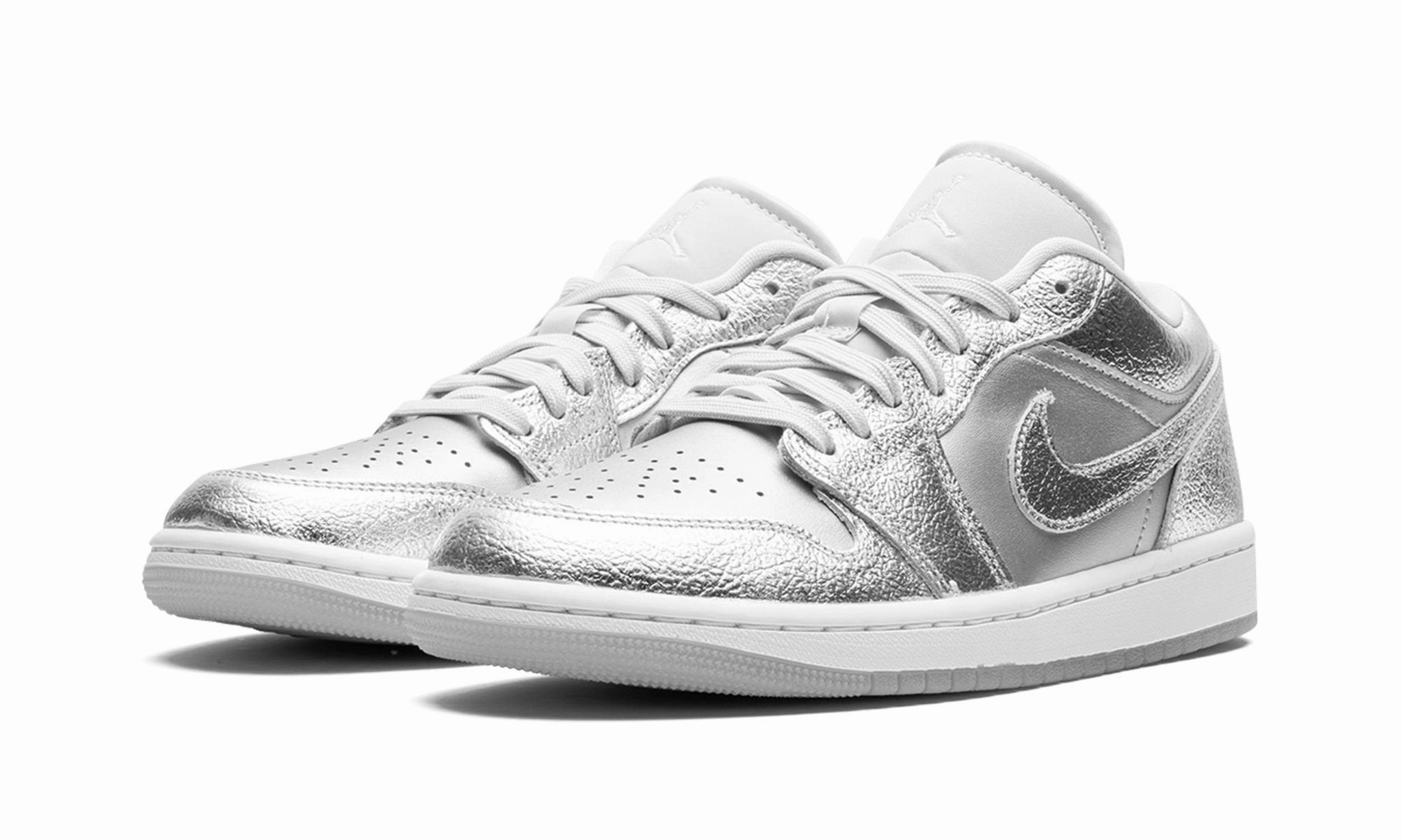 Comfortable Sole Wmns Air Jordan 1 Low SE 'Metallic Silver'