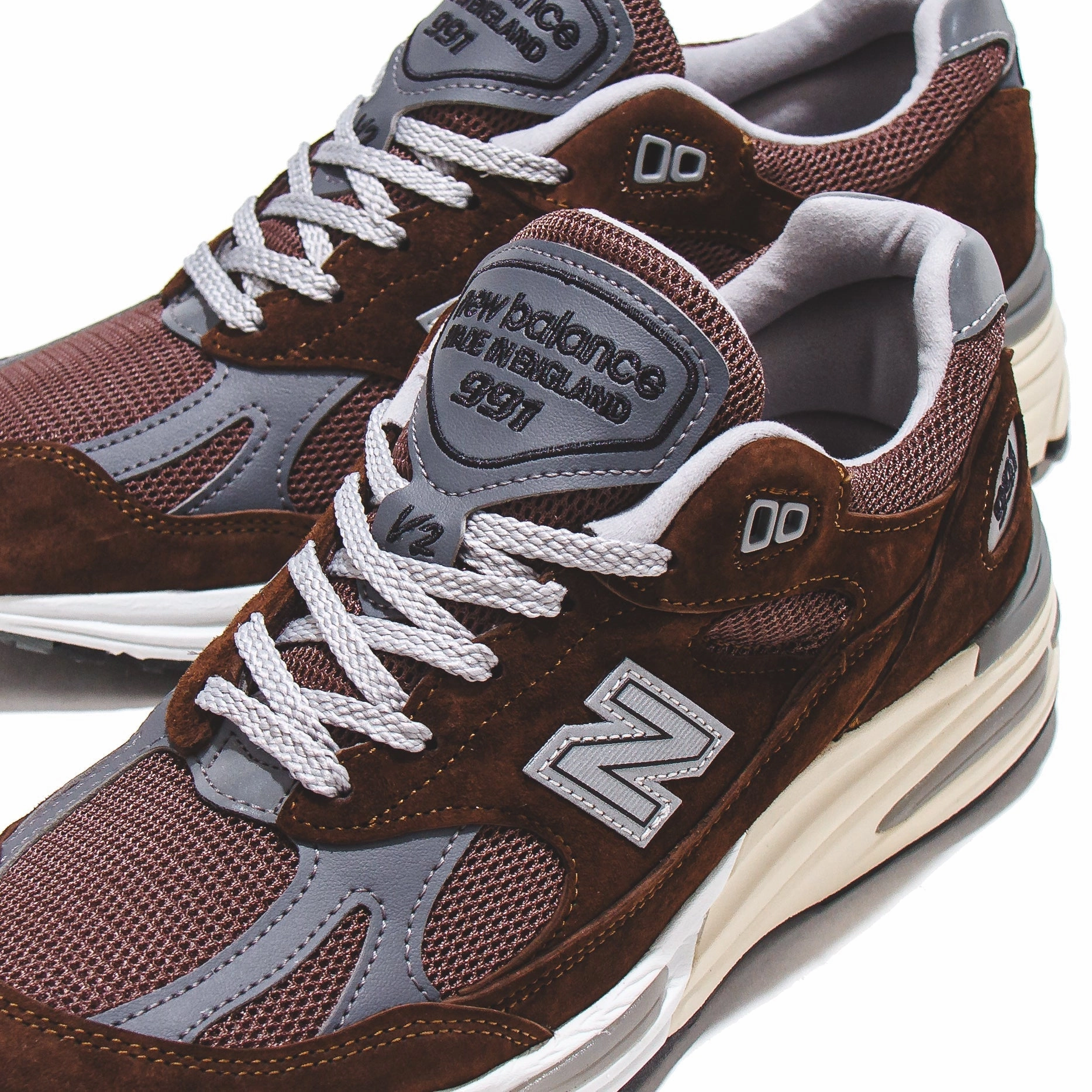 Easy Everyday New Balance Unisex Made in UK 991v2 Pinecone U991BR2