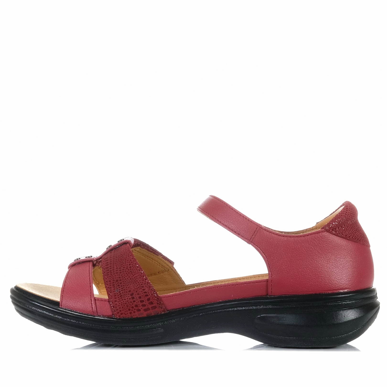 Fashion-Forward Sandals Revere Negara Cherry