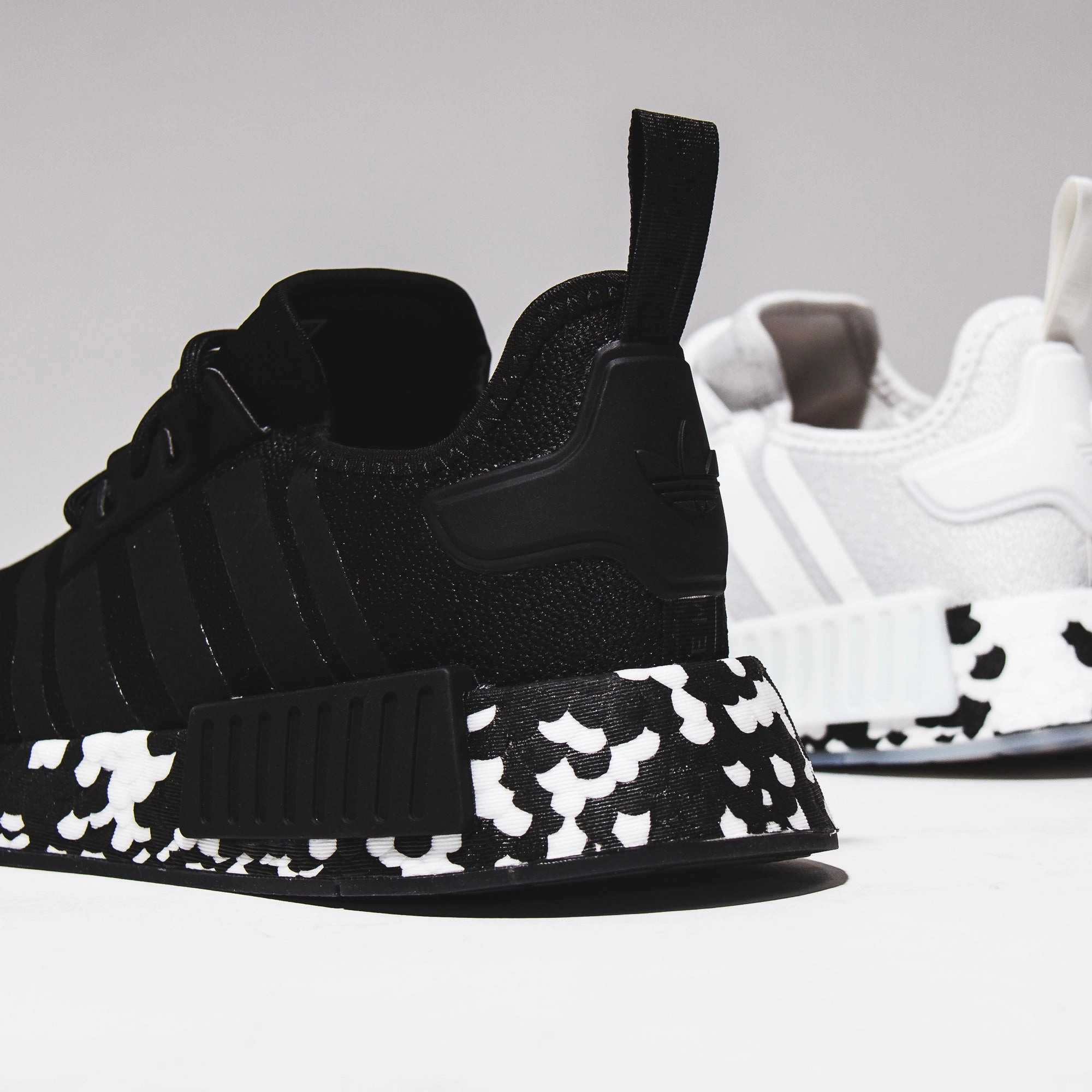 Fashionable Comfort Adidas Originals Men NMD R1 Boost White GZ4307