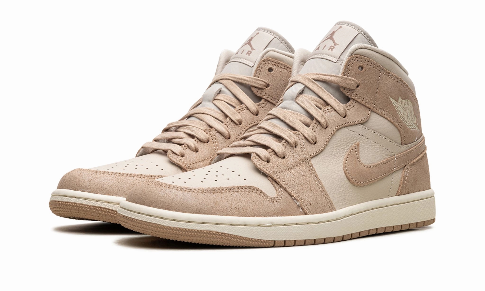 Fast Move Profile Wmns Air Jordan 1 Mid SE 'Legend Light Brown'