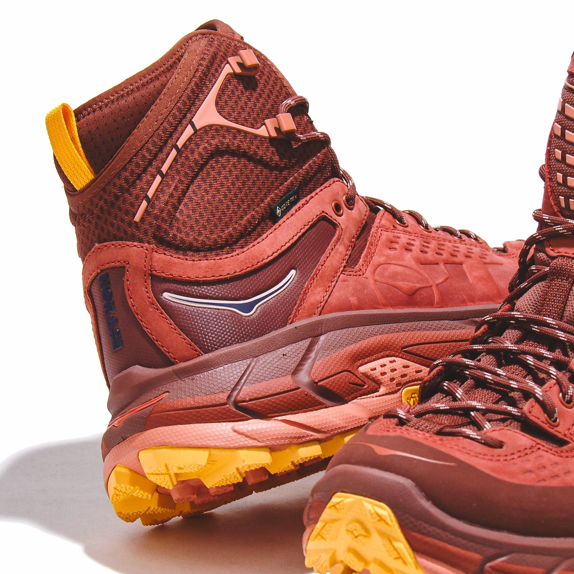 Hoka One One Men Tor Ultra Hi Gore-Tex Spice Hot Sauce Core 1129958-SHSC Travel Step-On Move