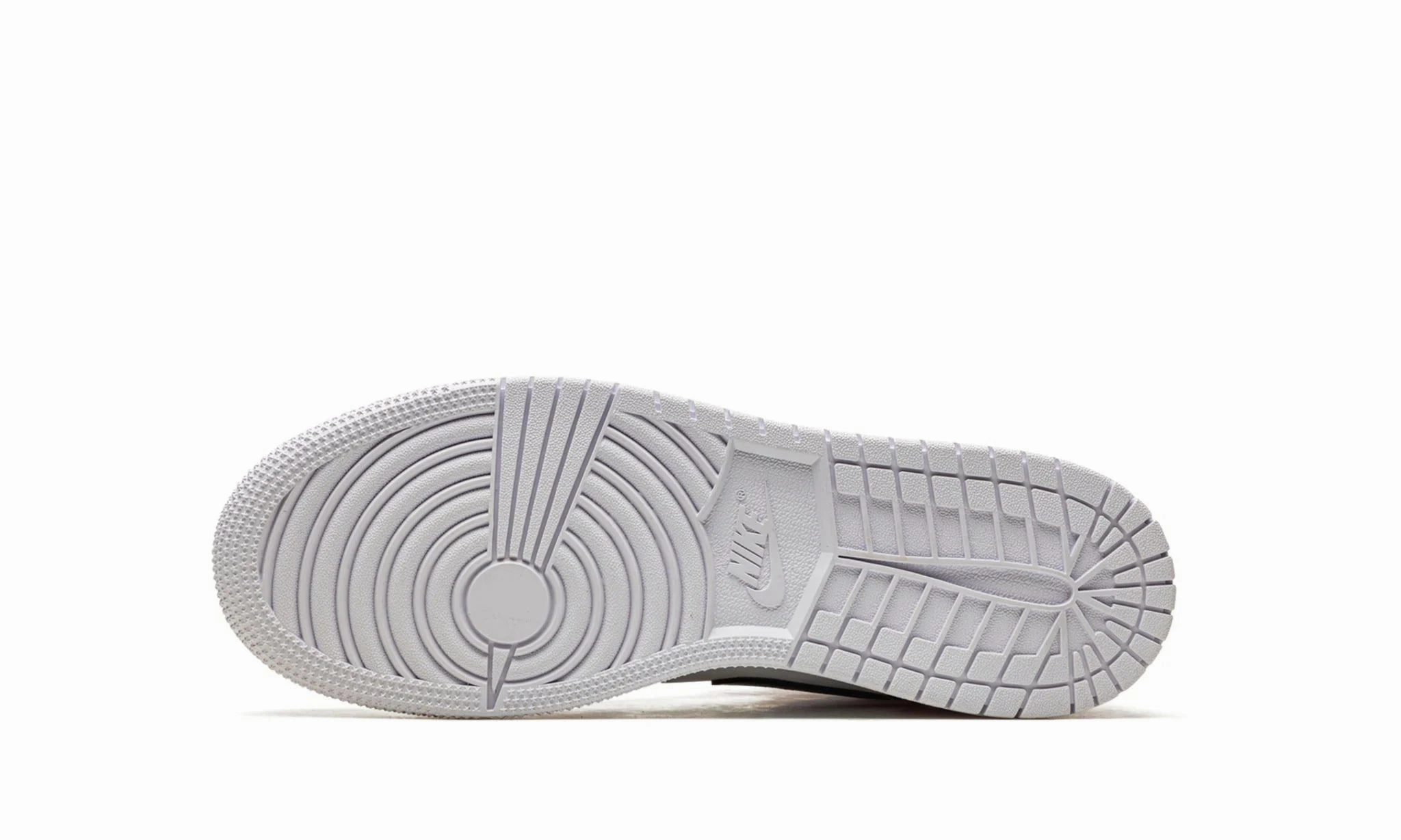 Iconic look Air Jordan 1 Mid GS 'Barely Grape'