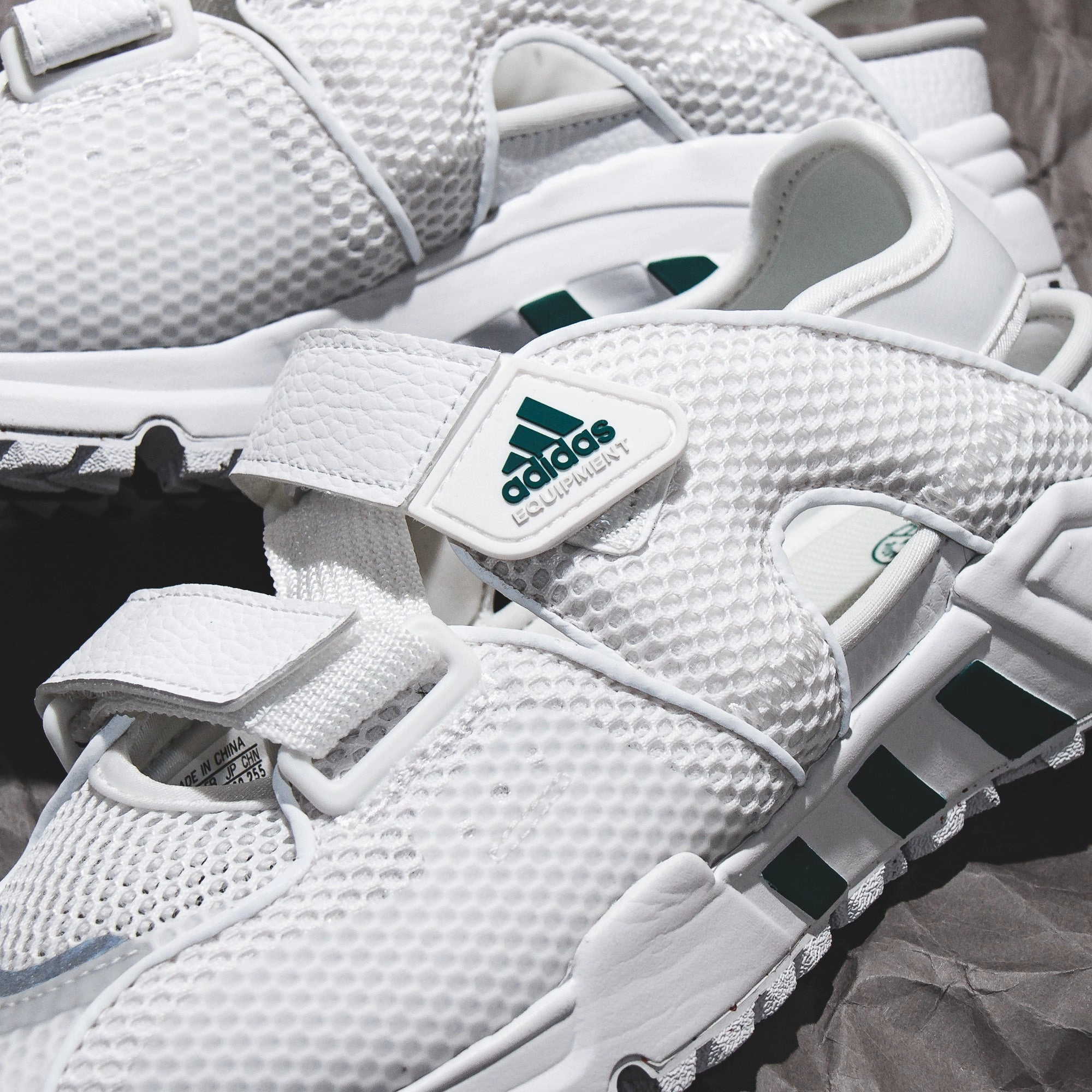 Light Step Move Glide-Out Adidas Originals Men EQT93 SNDL Sandal White GZ7199