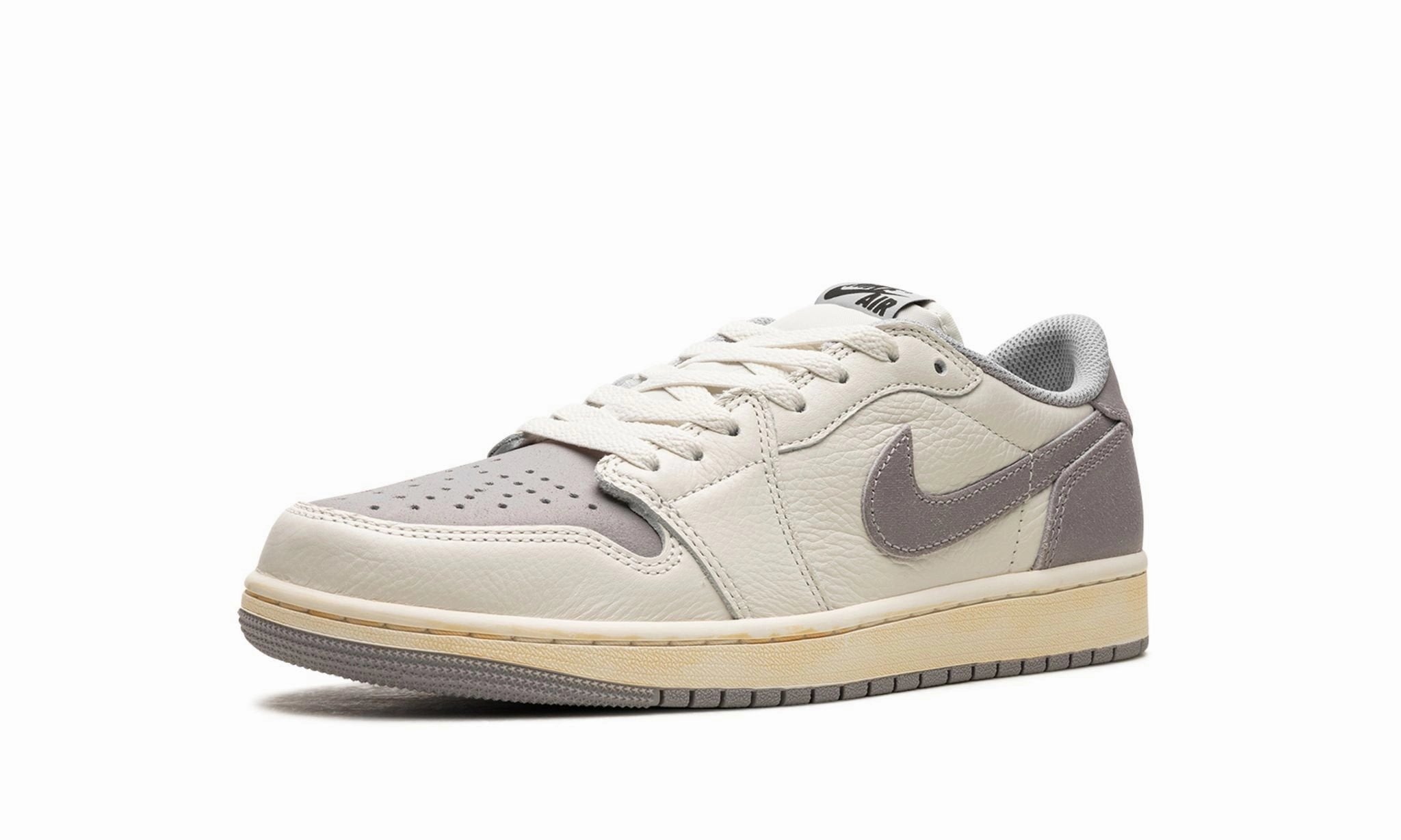 Light Step-On Move Comfort Air Jordan 1 Retro Low OG Atmosphere Grey