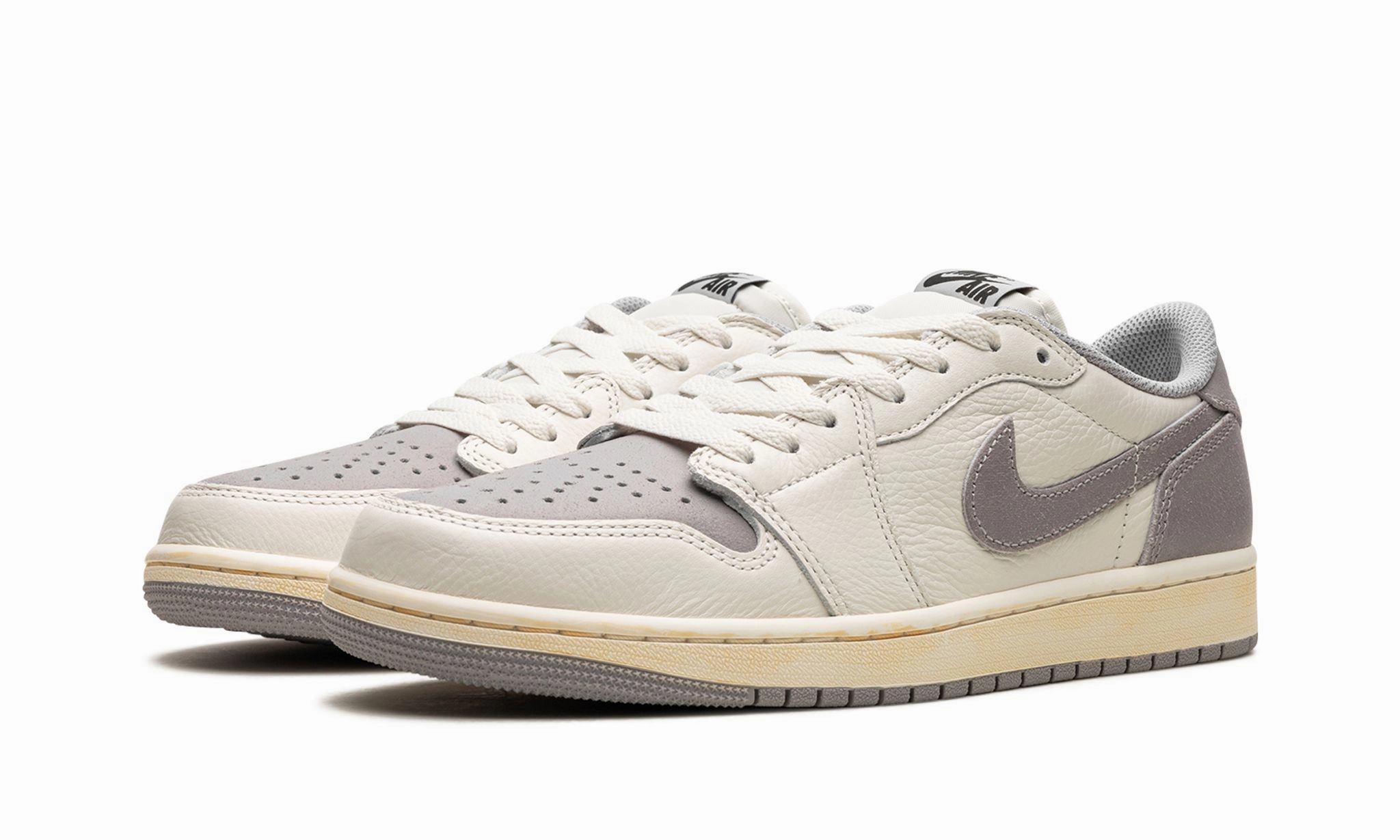 Light Step-On Move Comfort Air Jordan 1 Retro Low OG Atmosphere Grey