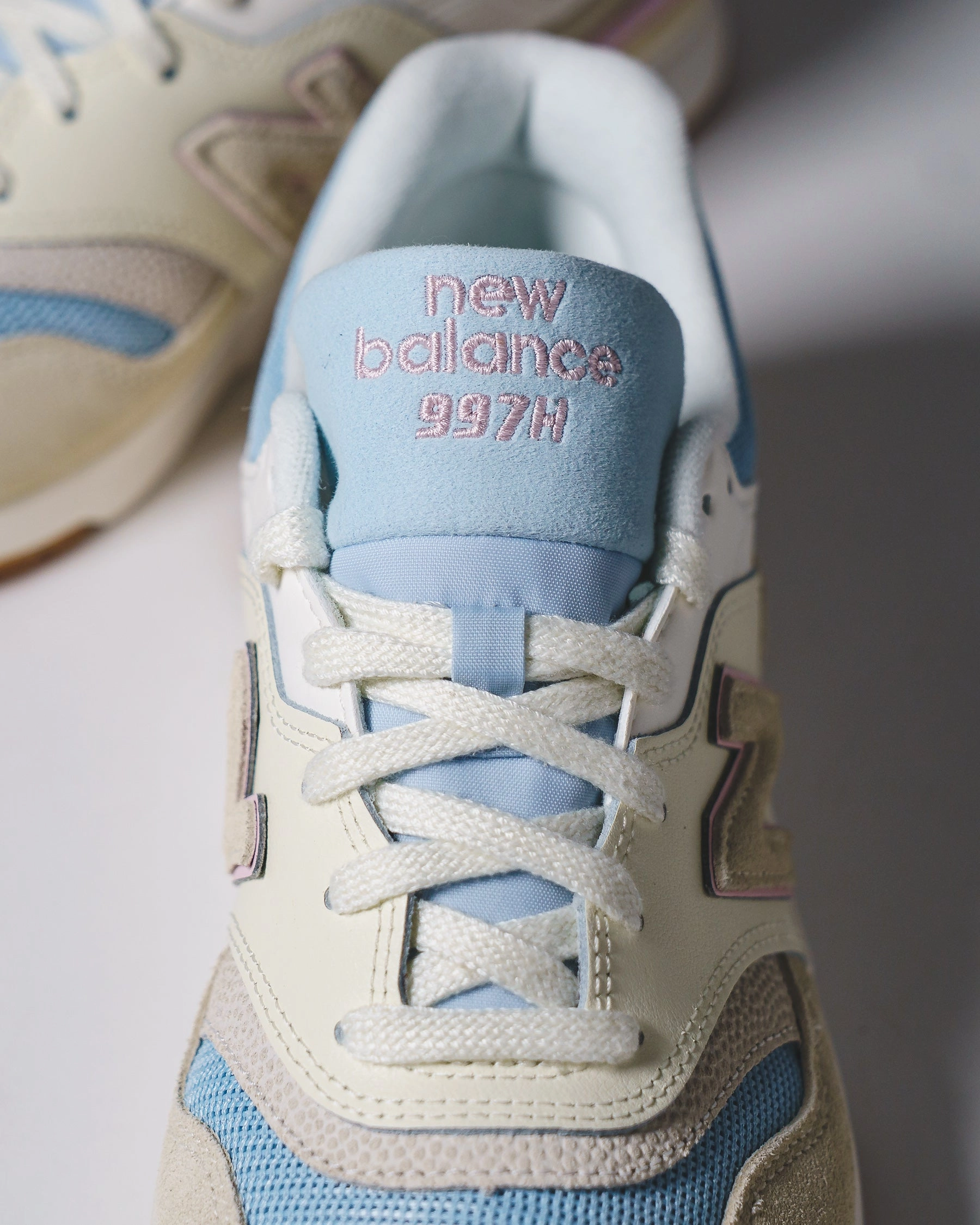 Modern Casual New Balance Women 997H CW997HZF