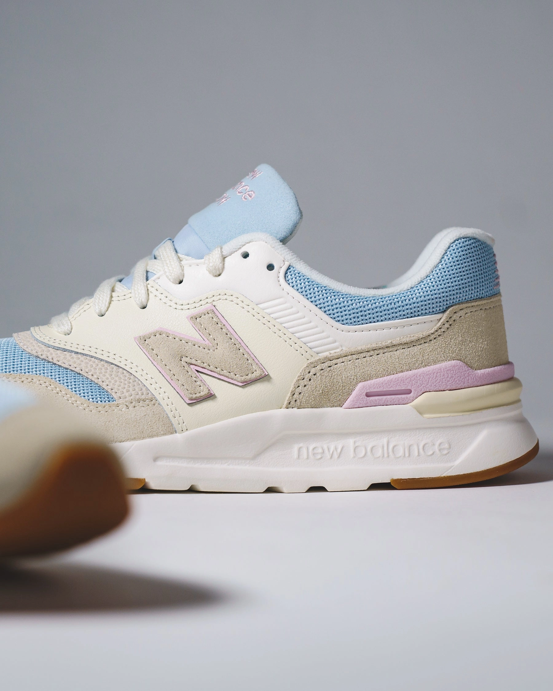 Modern Casual New Balance Women 997H CW997HZF