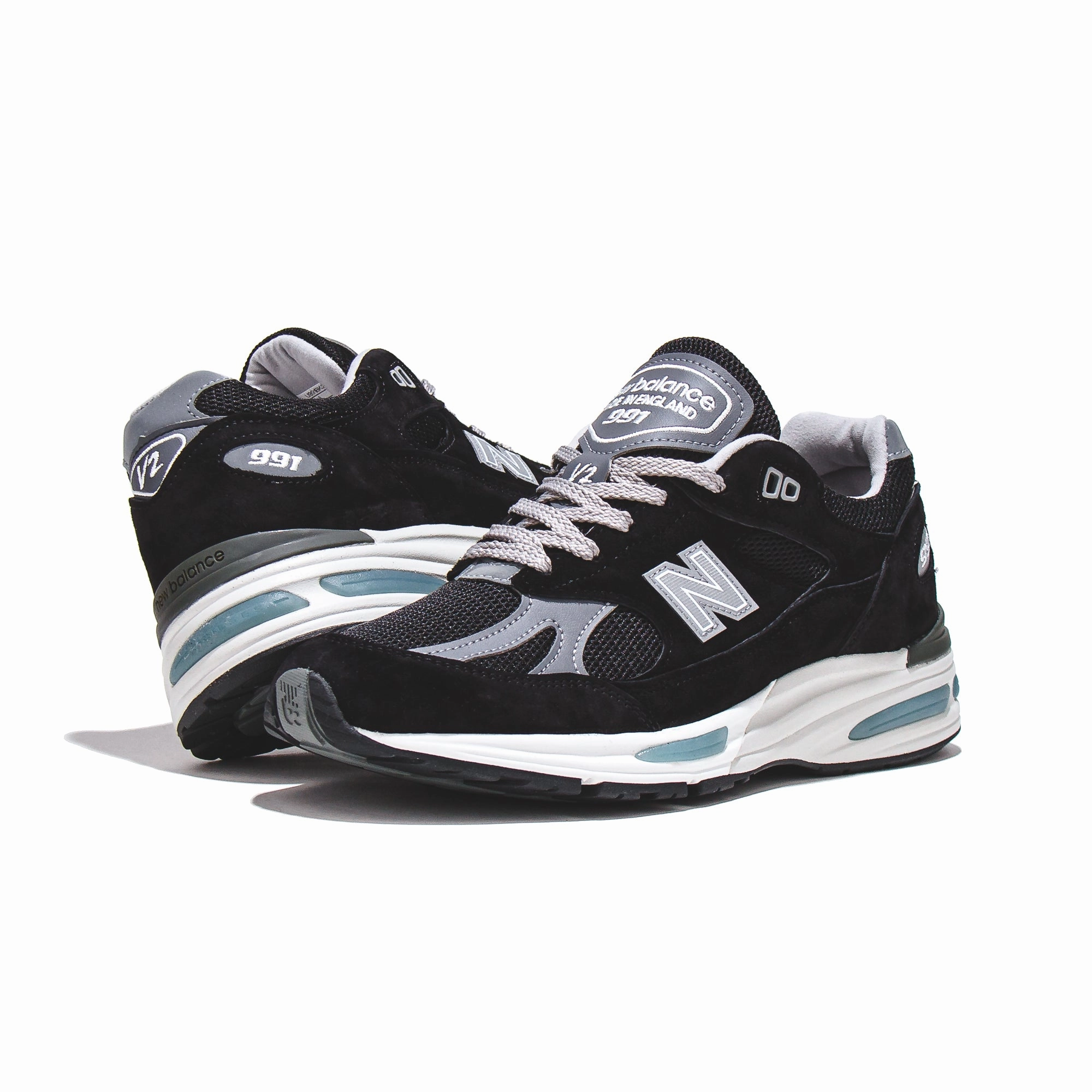 New Balance Unisex 991v2 Black Made In UK U991BK2 Chic Minimalist