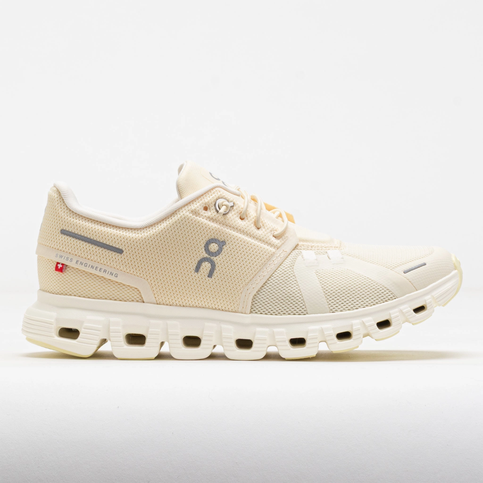 On Cloud 6 Women's Castor/Ivory Trail