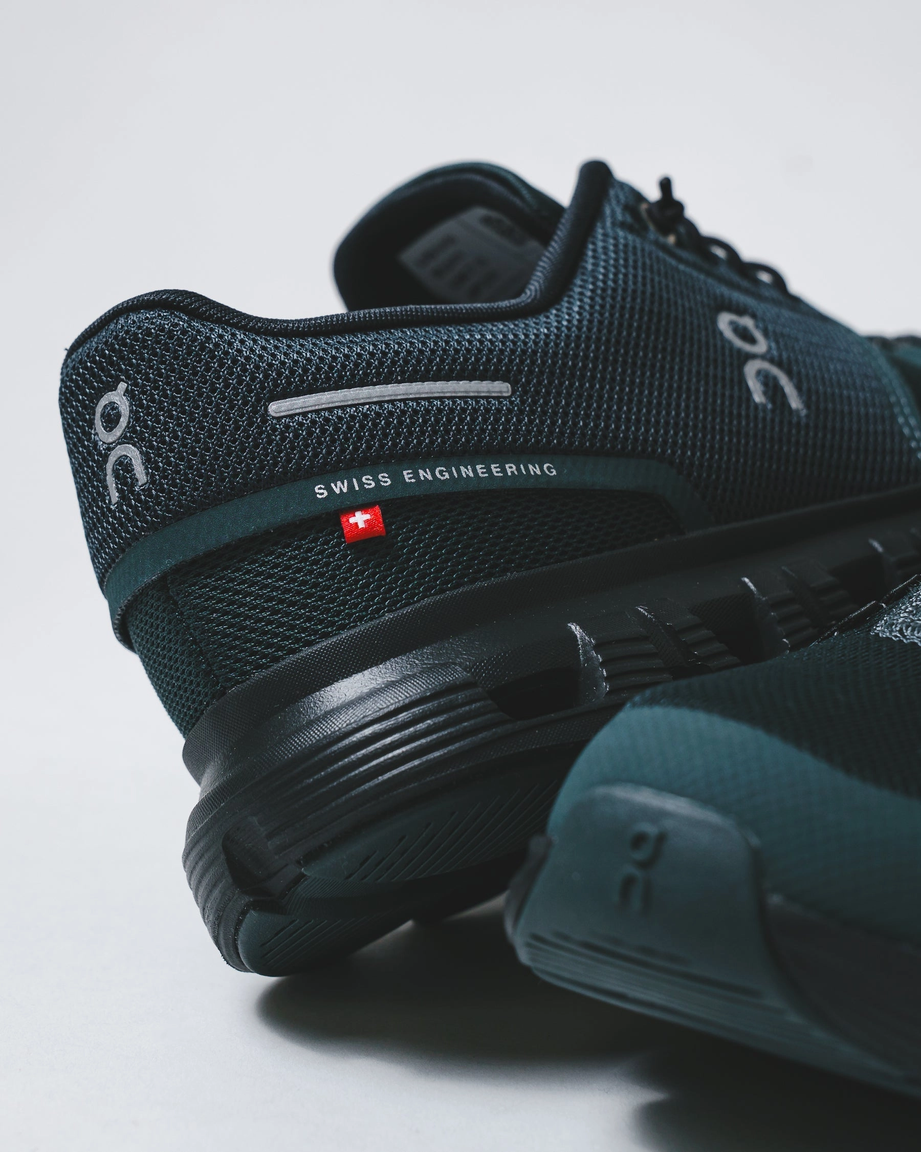 ON Men Cloud 6 Evergreen Black 3MF10070214 City Ease