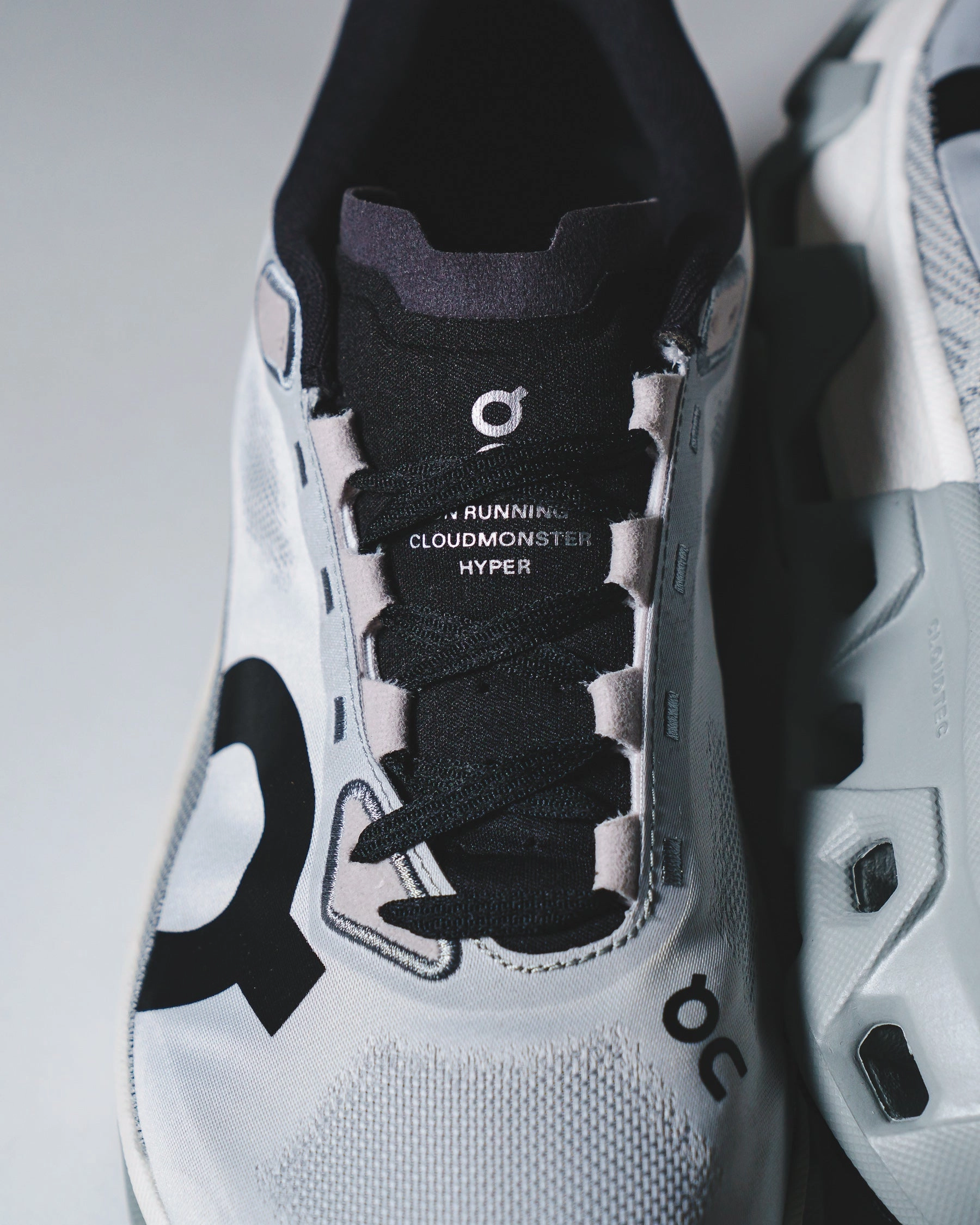 ON Men Cloudmonster Hyper Glacier Ivory 3ME10133205 Daily Step-On Glide