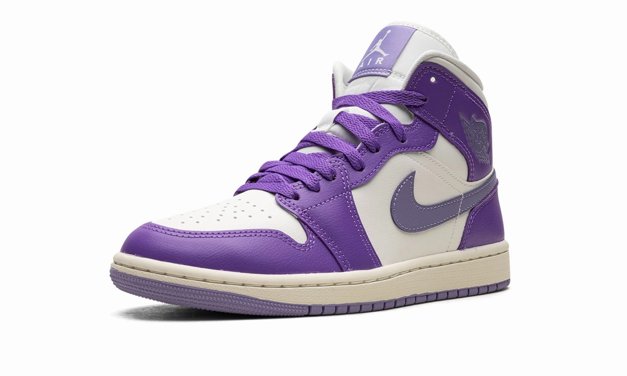 Performance-driven Wmns Air Jordan 1 Mid 'Action Grape'