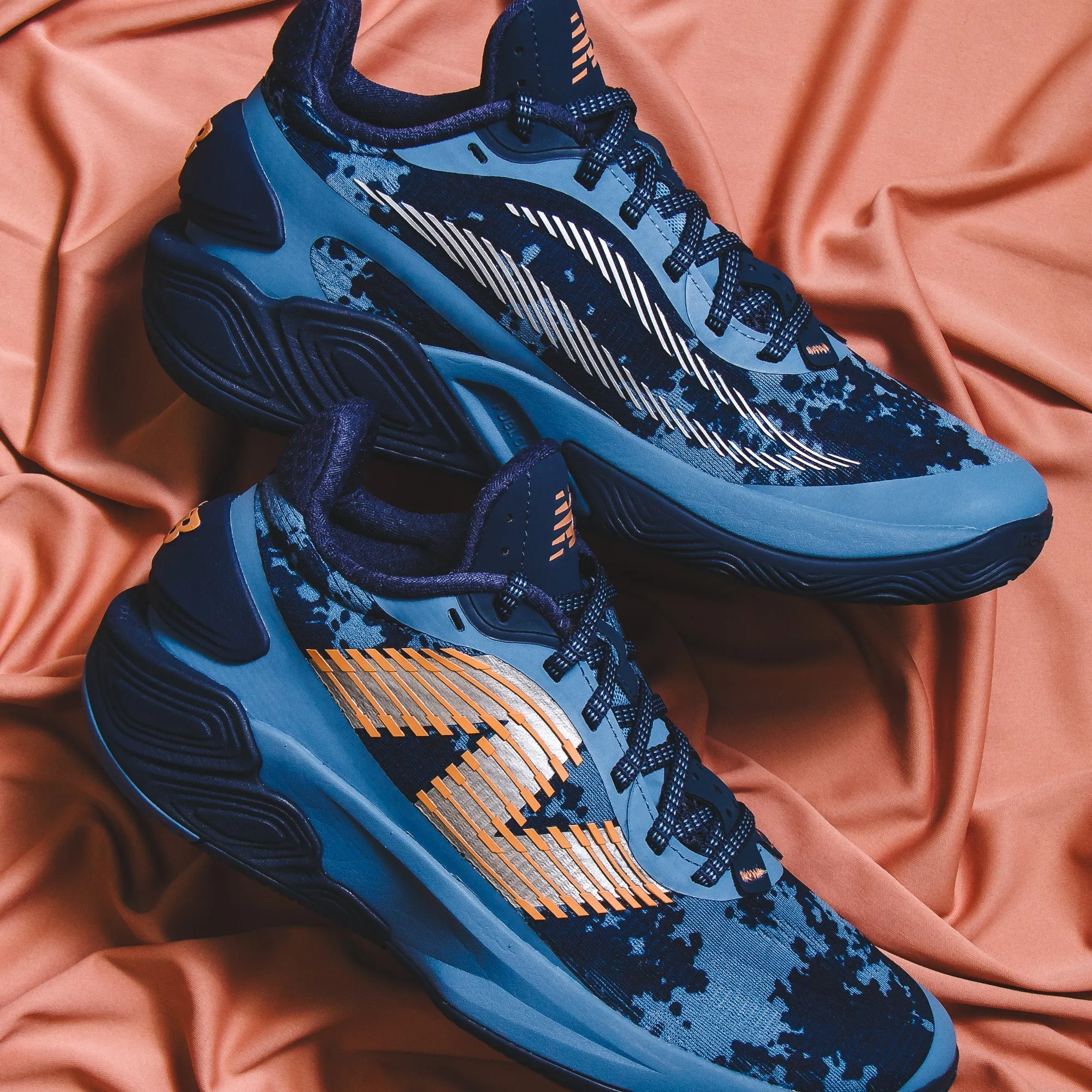 Powerful Performance New Balance Basketball Unisex TWO WXY V5 Navy BB2WYBT5