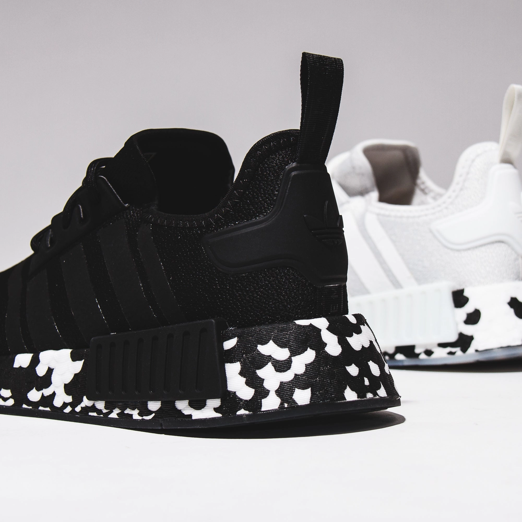 Relax Feel Adidas Originals Men NMD R1 Boost White GZ4307