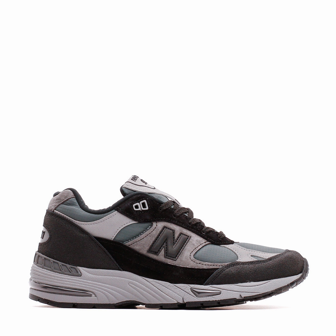 Relaxed Walk New Balance Men 991v1 Black Made in UK M991WTR