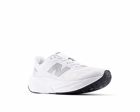 Sleek lines Women`s NB FuelCell Rebel v5