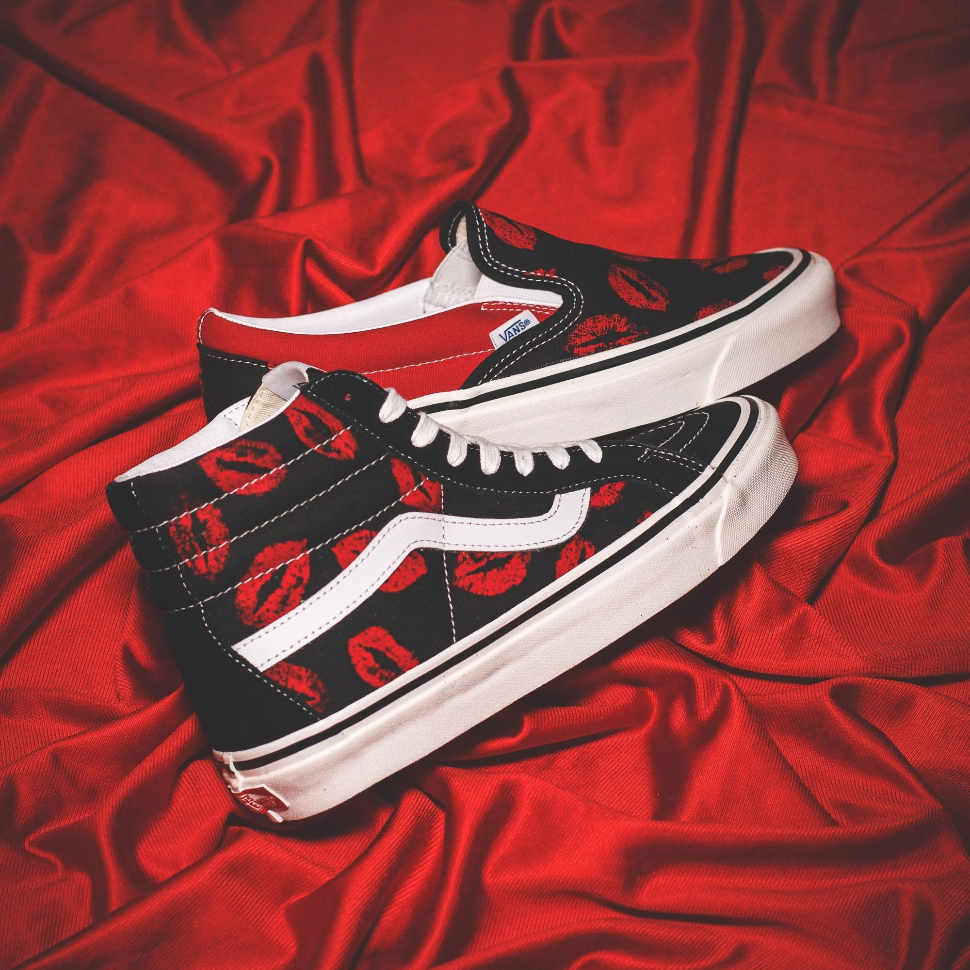 Soft Cushioning Vans Men UA Sk8-Hi 38 DX Anaheim Factory Black Red Hot Lips VN0A38GF45T