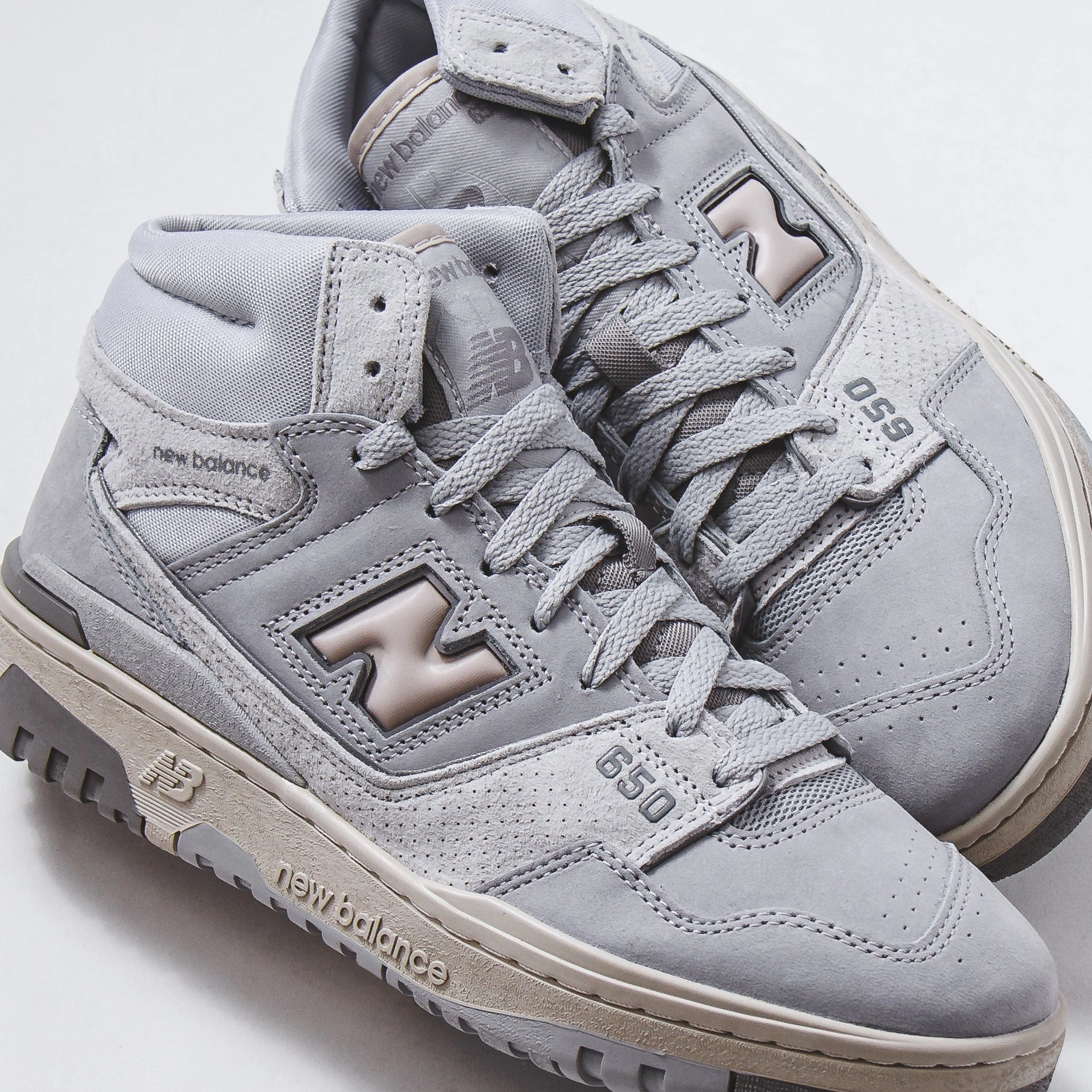 Soft Dash New Balance Men 650 Light Aluminum BB650RGG