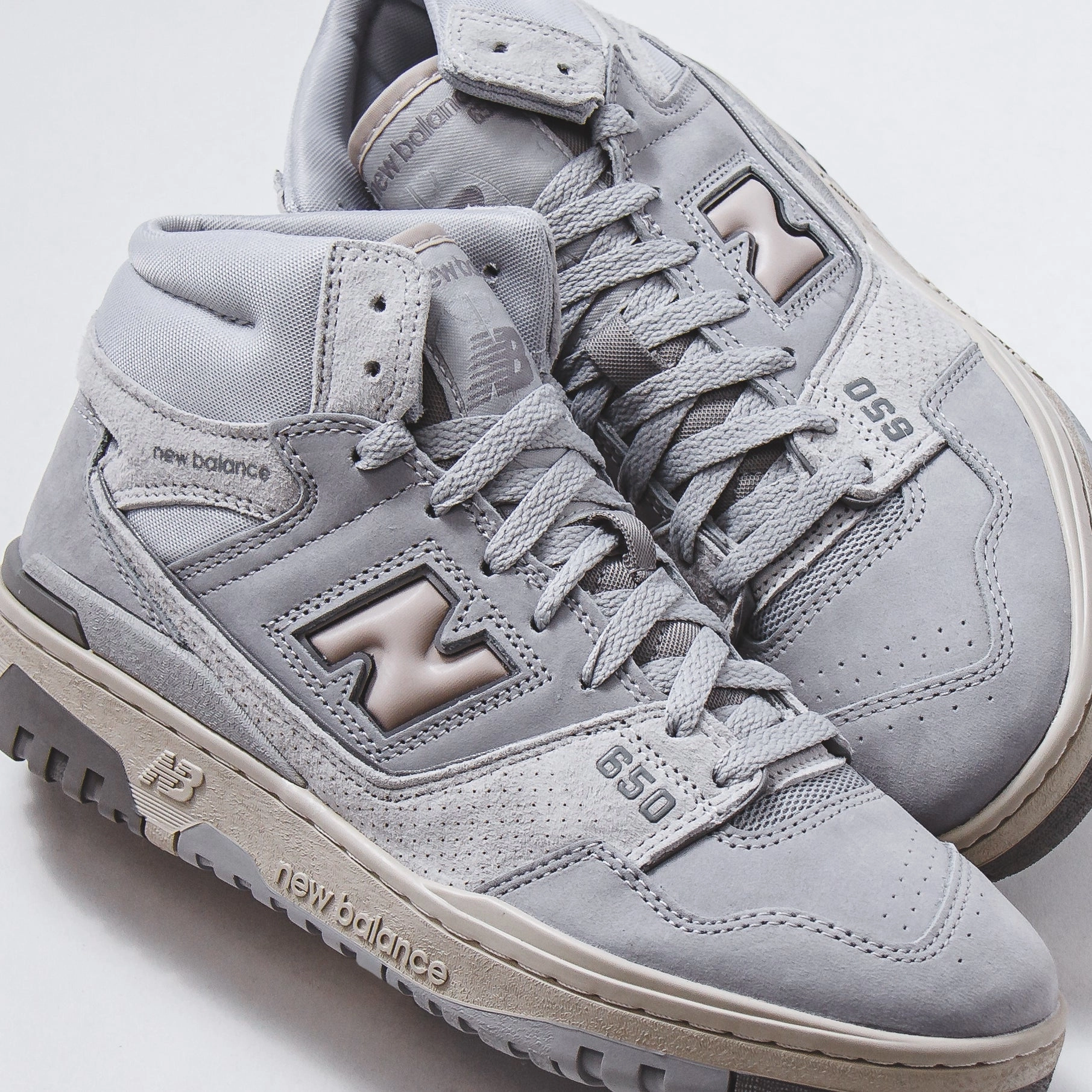 Soft Dash New Balance Men 650 Light Aluminum BB650RGG