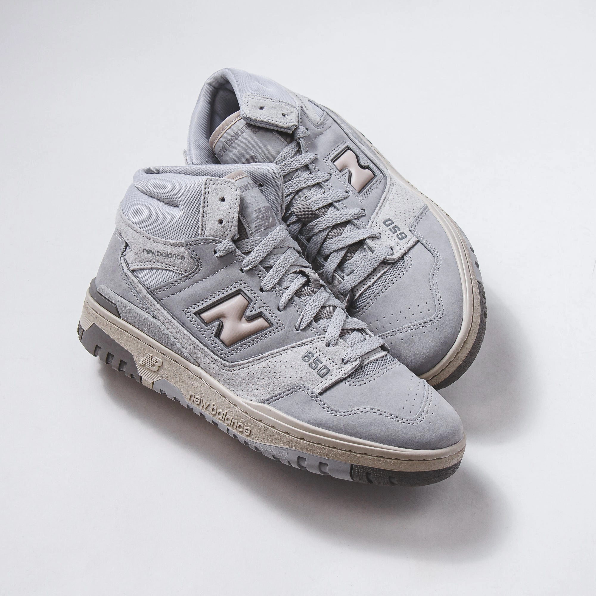 Soft Dash New Balance Men 650 Light Aluminum BB650RGG
