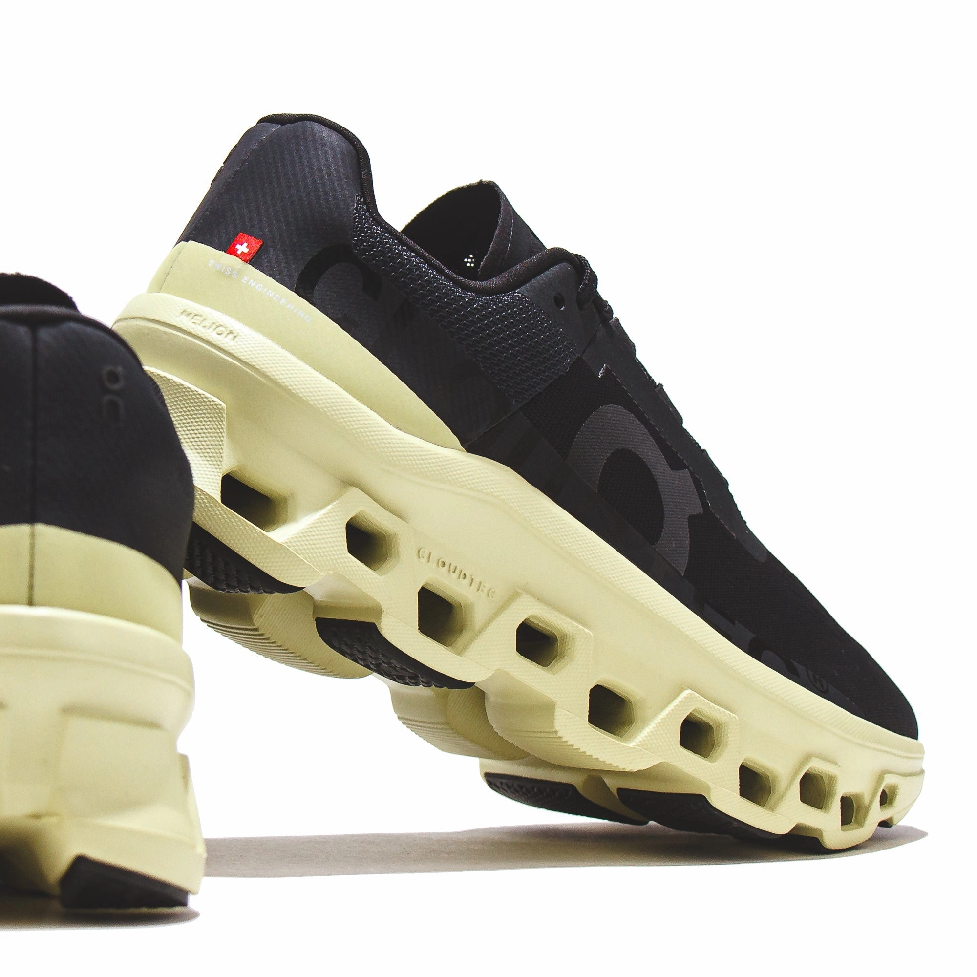 Soft Heel ON Men Cloudmonster Black 61.97727