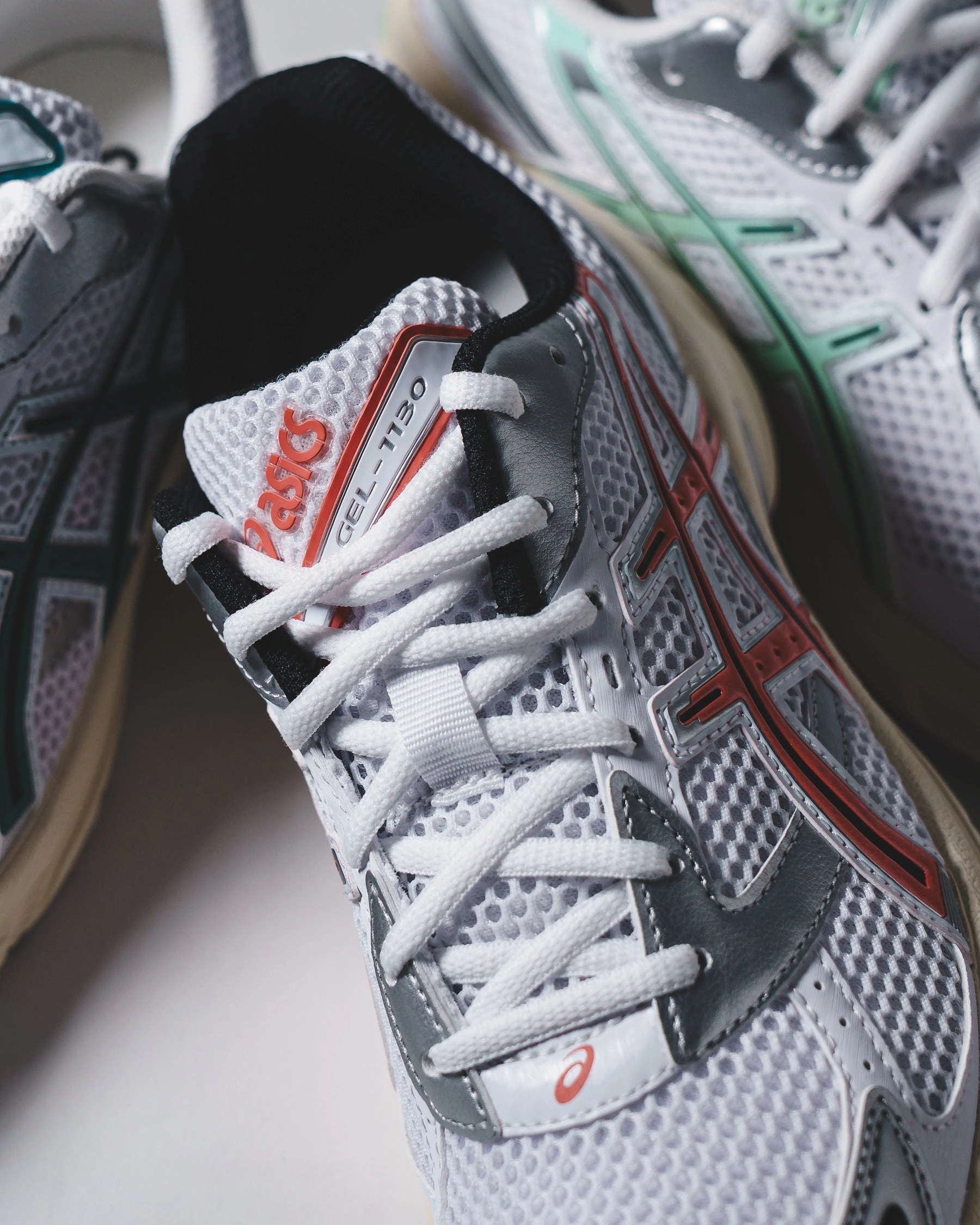 Soft Step Glide Move Asics Unisex Gel-1130 White Desert Red Core 1203A609-102