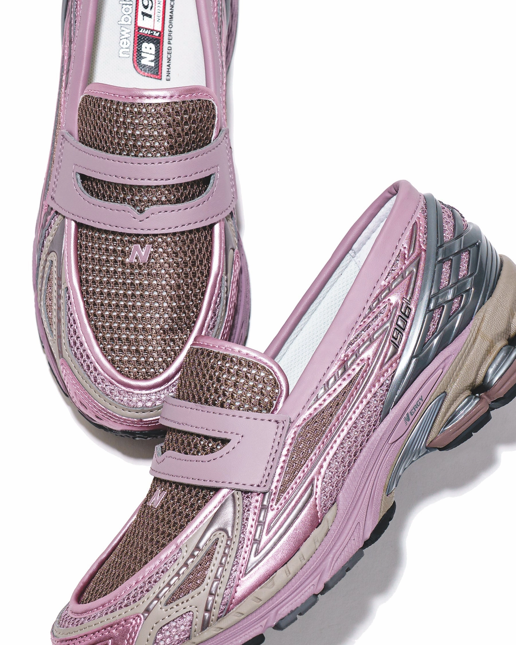 Timeless elegance New Balance Unisex 1906L Metallic Pink U1906LAU