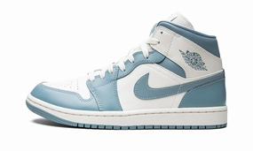 Wmns Air Jordan 1 Mid University Blue Street cushioning