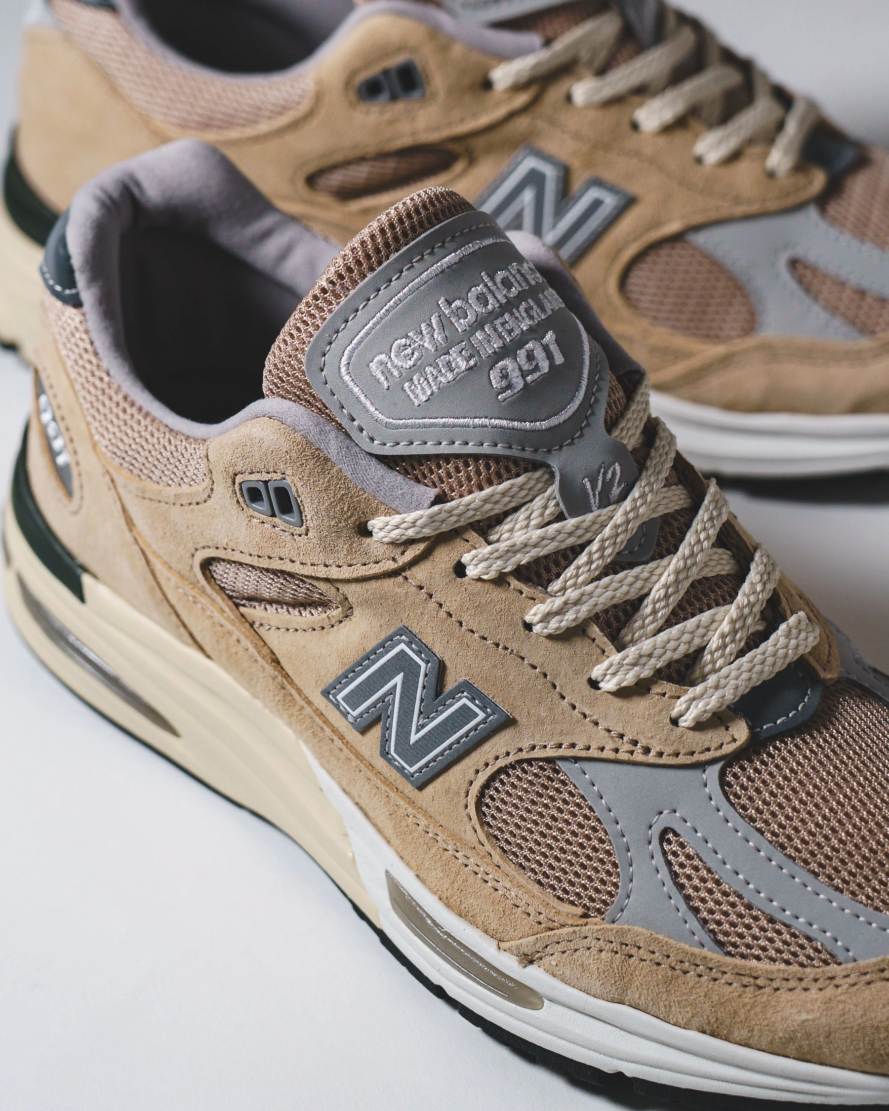 Travel Glide-Step New Balance Unisex Made in UK 991v2 Cuban Sand U991BE2
