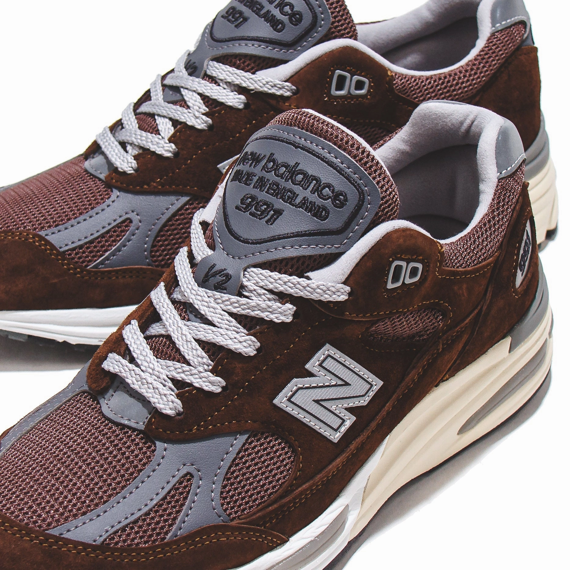 Travel Glide-Step New Balance Unisex Made in UK 991v2 Pinecone U991BR2