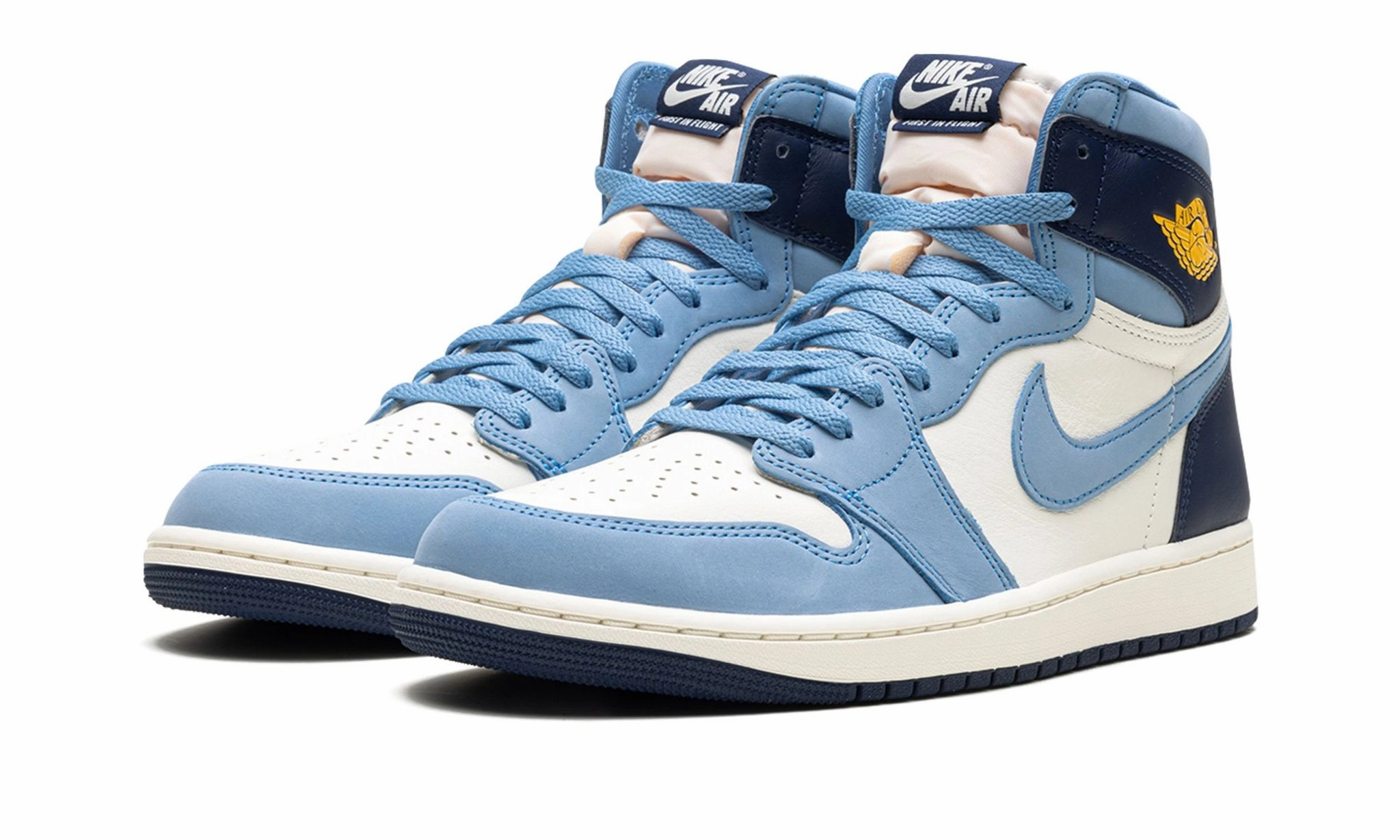 Travel Ready Wmns Air Jordan 1 Retro High OG 'First in Flight'