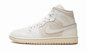 Active Lifestyle Wmns Air Jordan 1 Mid 'Legend Light Brown'