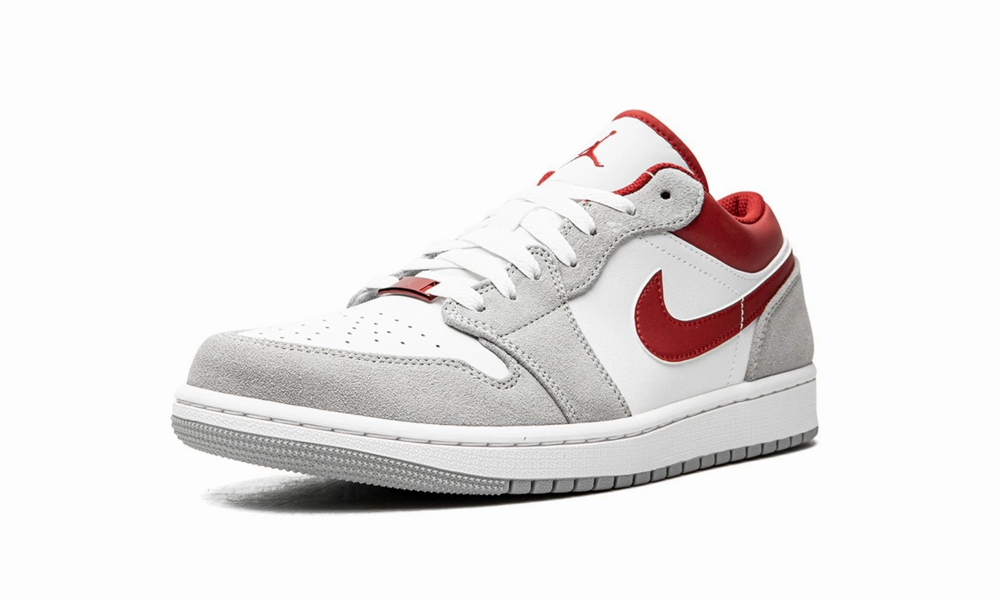 Versatile Wear Air Jordan 1 Low SE White Grey Red / Light smoke grey gym red