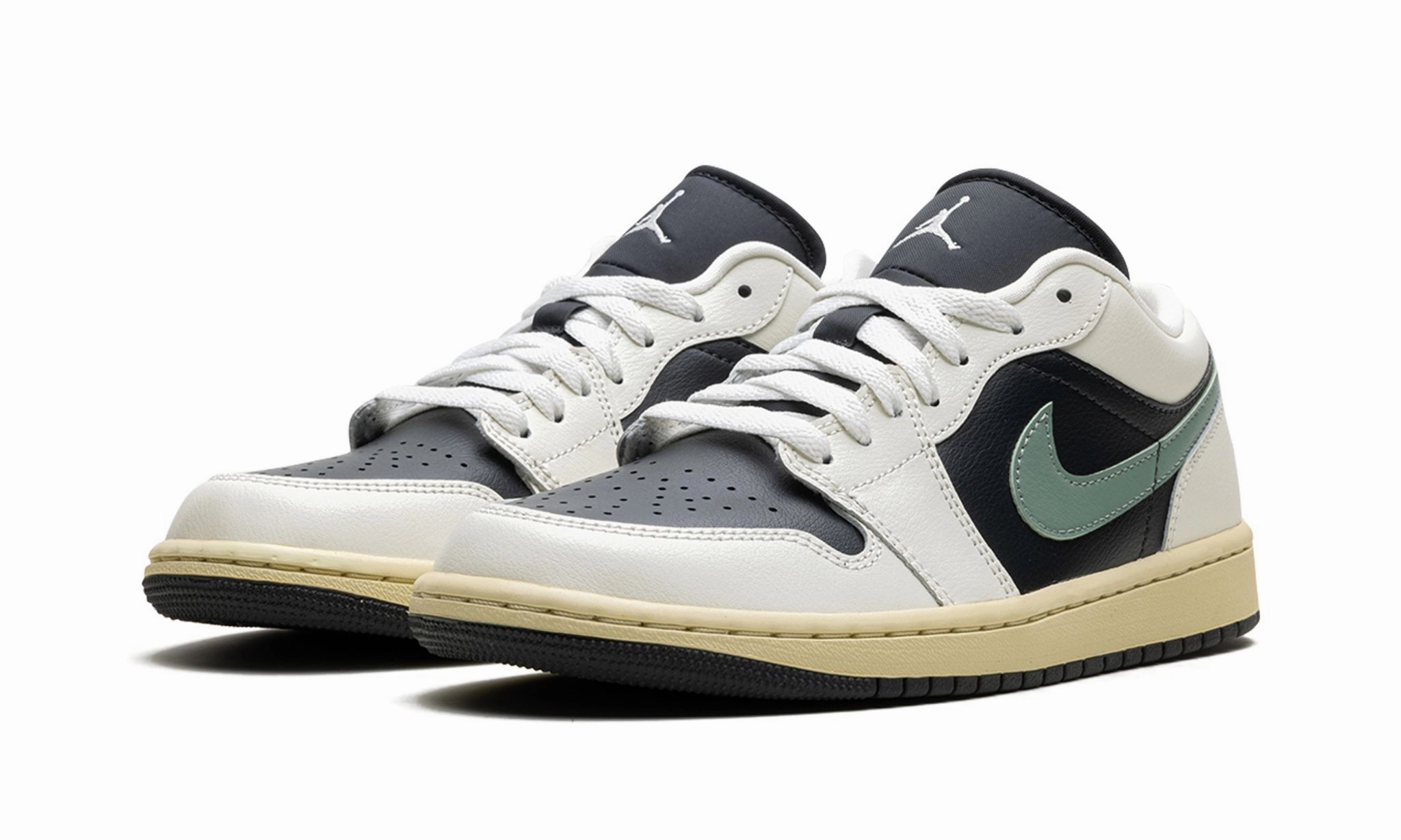 Wmns Air Jordan 1 Low 'Jade Smoke' Reliable Footwear