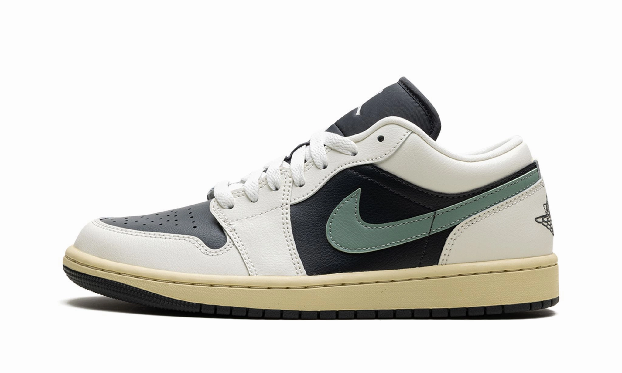 Timeless Comfort Wmns Air Jordan 1 Low 'Jade Smoke'