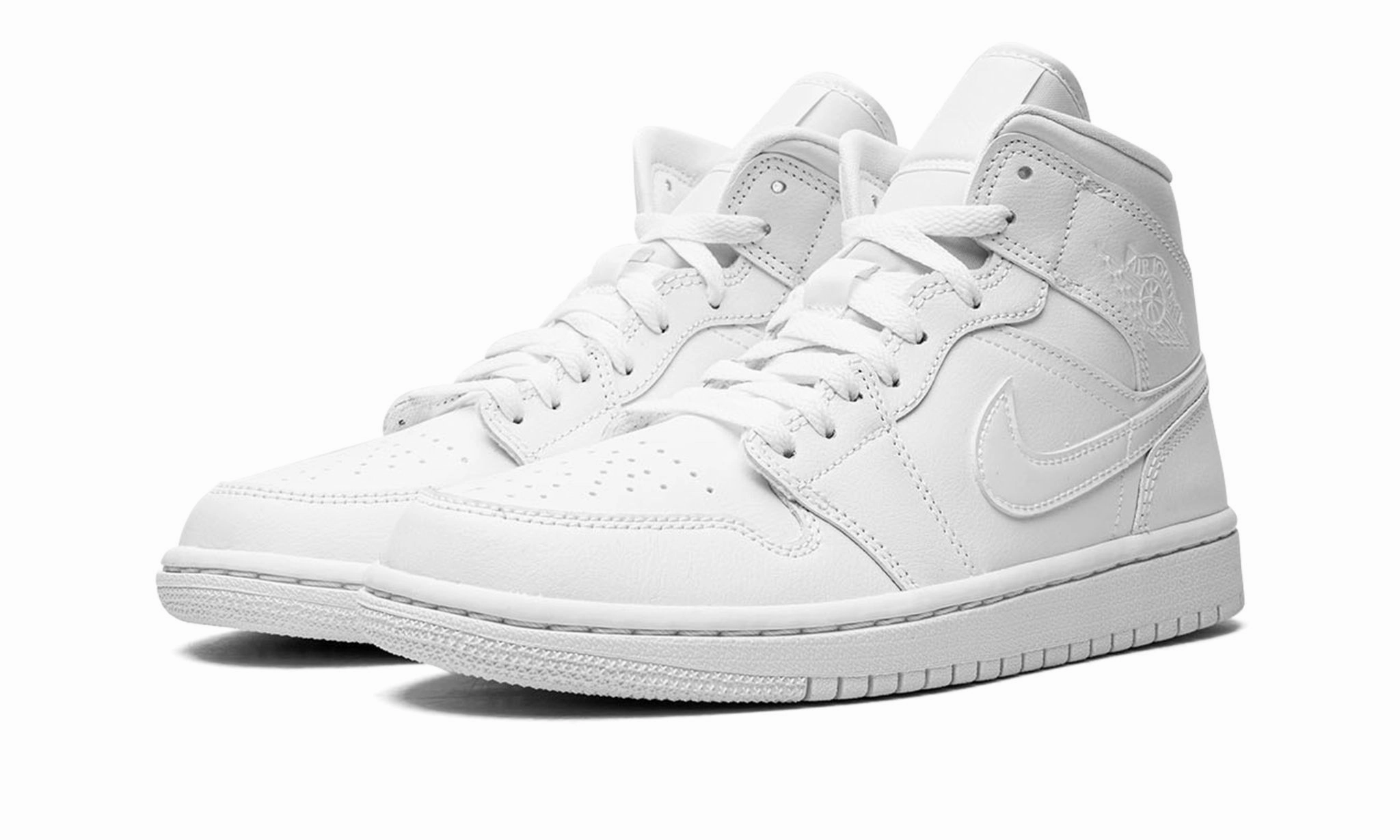 Wmns Air Jordan Mid 'Triple White' 2022 Lightweight Street Form